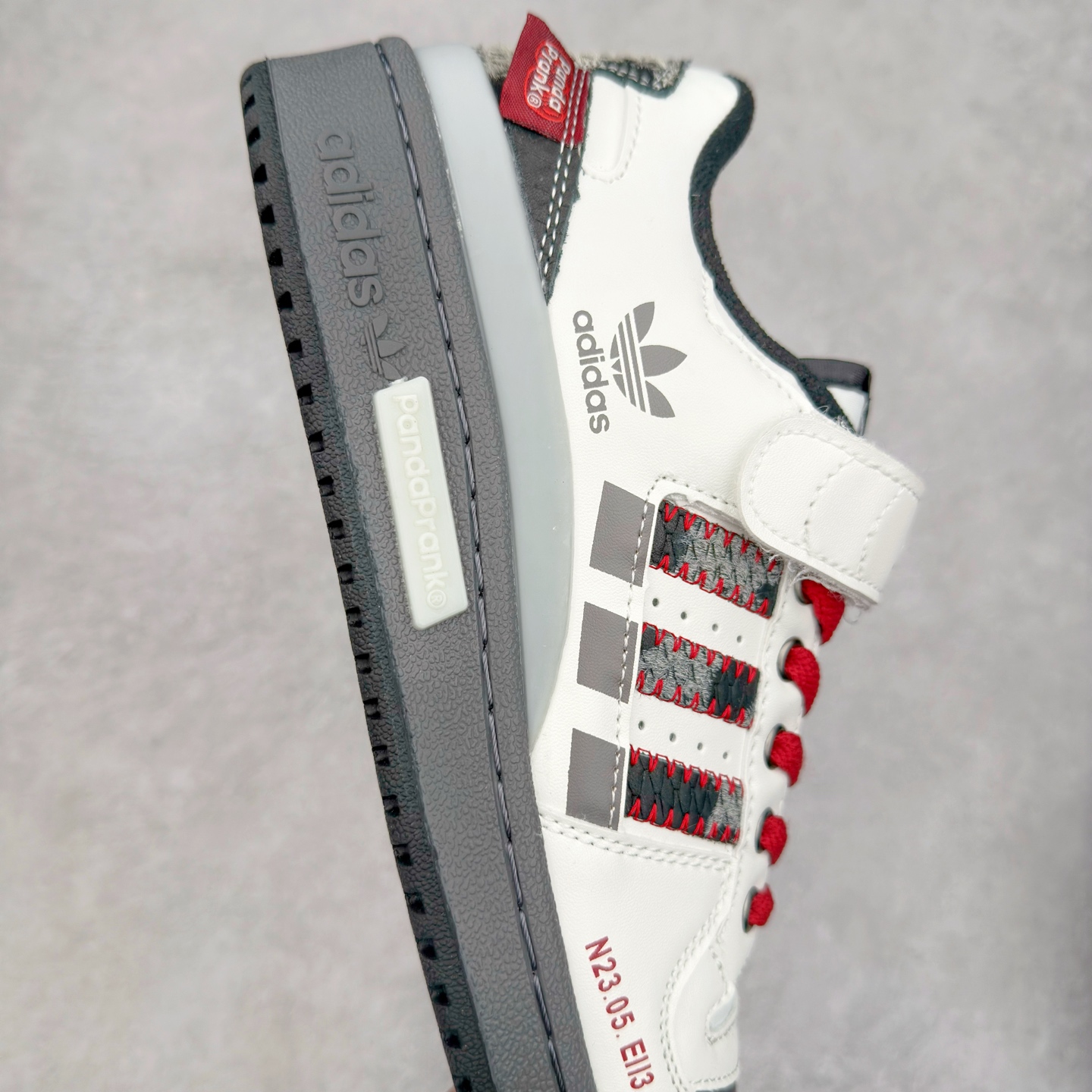 图片[6]-＃特价福利 AD Forum 84 Low OG 低帮百搭潮流休闲运动板鞋 以复古篮球鞋的外形为基础 采用皮革拼接 简约百搭 更加贴合舒适 中底内侧网格造型起到点睛之笔 外底橡胶 更显复古 尺码：36 36.5 37.5 38 38.5 39 40 40.5 41 42 42.5 43 44 44.5 45-选品中心