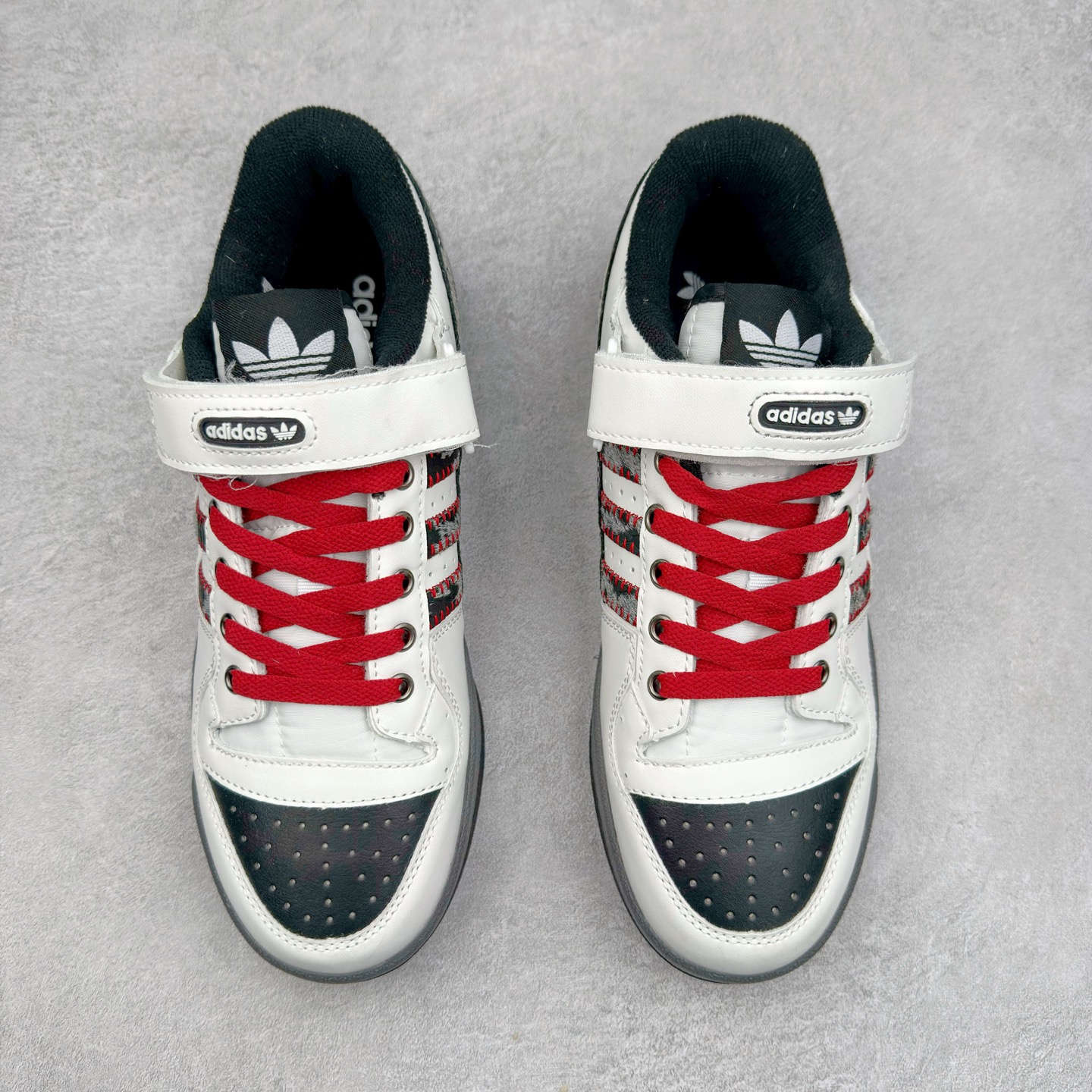 图片[2]-＃特价福利 AD Forum 84 Low OG 低帮百搭潮流休闲运动板鞋 以复古篮球鞋的外形为基础 采用皮革拼接 简约百搭 更加贴合舒适 中底内侧网格造型起到点睛之笔 外底橡胶 更显复古 尺码：36 36.5 37.5 38 38.5 39 40 40.5 41 42 42.5 43 44 44.5 45-选品中心