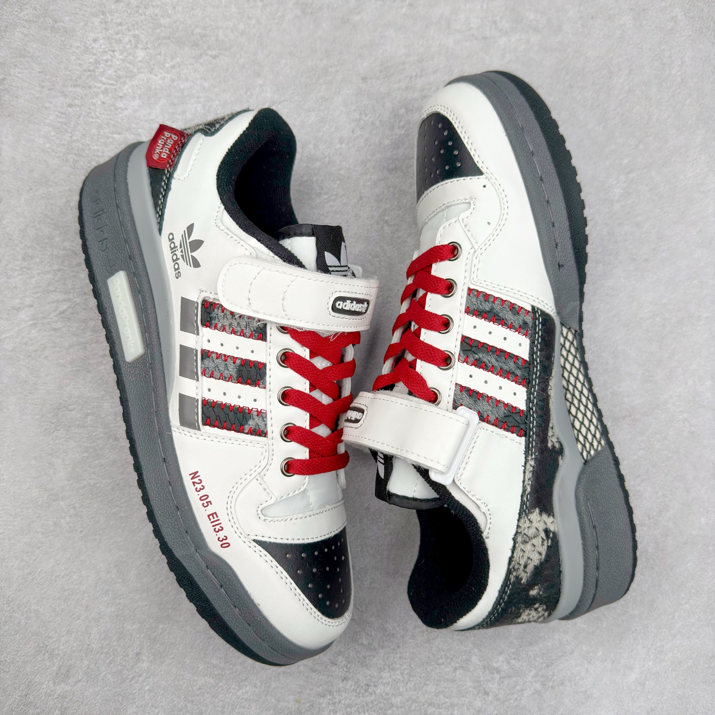 图片[3]-＃特价福利 AD Forum 84 Low OG 低帮百搭潮流休闲运动板鞋 以复古篮球鞋的外形为基础 采用皮革拼接 简约百搭 更加贴合舒适 中底内侧网格造型起到点睛之笔 外底橡胶 更显复古 尺码：36 36.5 37.5 38 38.5 39 40 40.5 41 42 42.5 43 44 44.5 45-选品中心