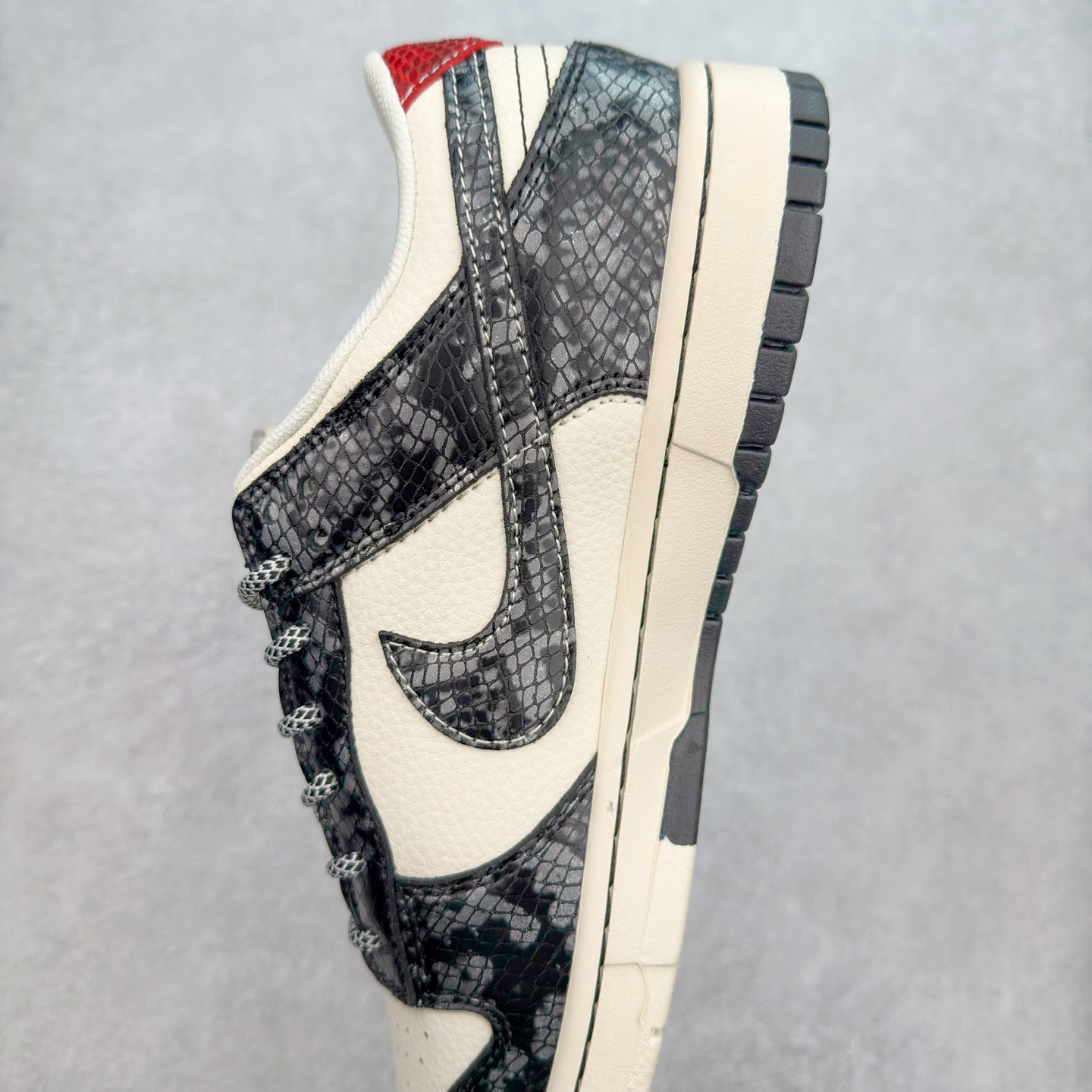 图片[7]-NK Dunk Low 定制配色 YX5066-293 大厂出品 极力推荐 原装头层材料 独家版型蒸餾加工帶來的是更好的视觉和脚感体验大厂纯原品质出货 清洁度 电绣工艺 皮料切割干净无任何毛边 细节完美 实拍调校N版已经零色差零失真 百分百还原实物色彩所见即所得 不存在货不对板色差等低级问题 选购参考实物拍摄 不混卖不参货 只用心做好货严格选品 承诺混一赔十 尺码：36 36.5 37.5 38 38.5 39 40 40.5 41 42 42.5 43 44 44.5 45-选品中心