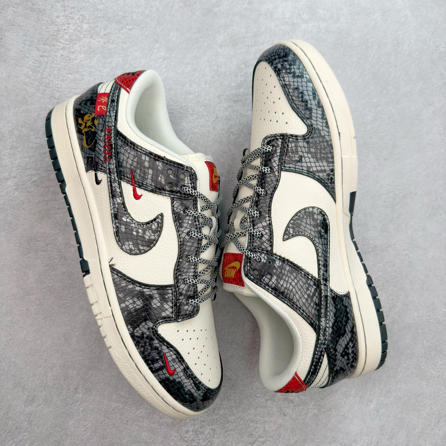 图片[3]-NK Dunk Low 定制配色 YX5066-293 大厂出品 极力推荐 原装头层材料 独家版型蒸餾加工帶來的是更好的视觉和脚感体验大厂纯原品质出货 清洁度 电绣工艺 皮料切割干净无任何毛边 细节完美 实拍调校N版已经零色差零失真 百分百还原实物色彩所见即所得 不存在货不对板色差等低级问题 选购参考实物拍摄 不混卖不参货 只用心做好货严格选品 承诺混一赔十 尺码：36 36.5 37.5 38 38.5 39 40 40.5 41 42 42.5 43 44 44.5 45-选品中心