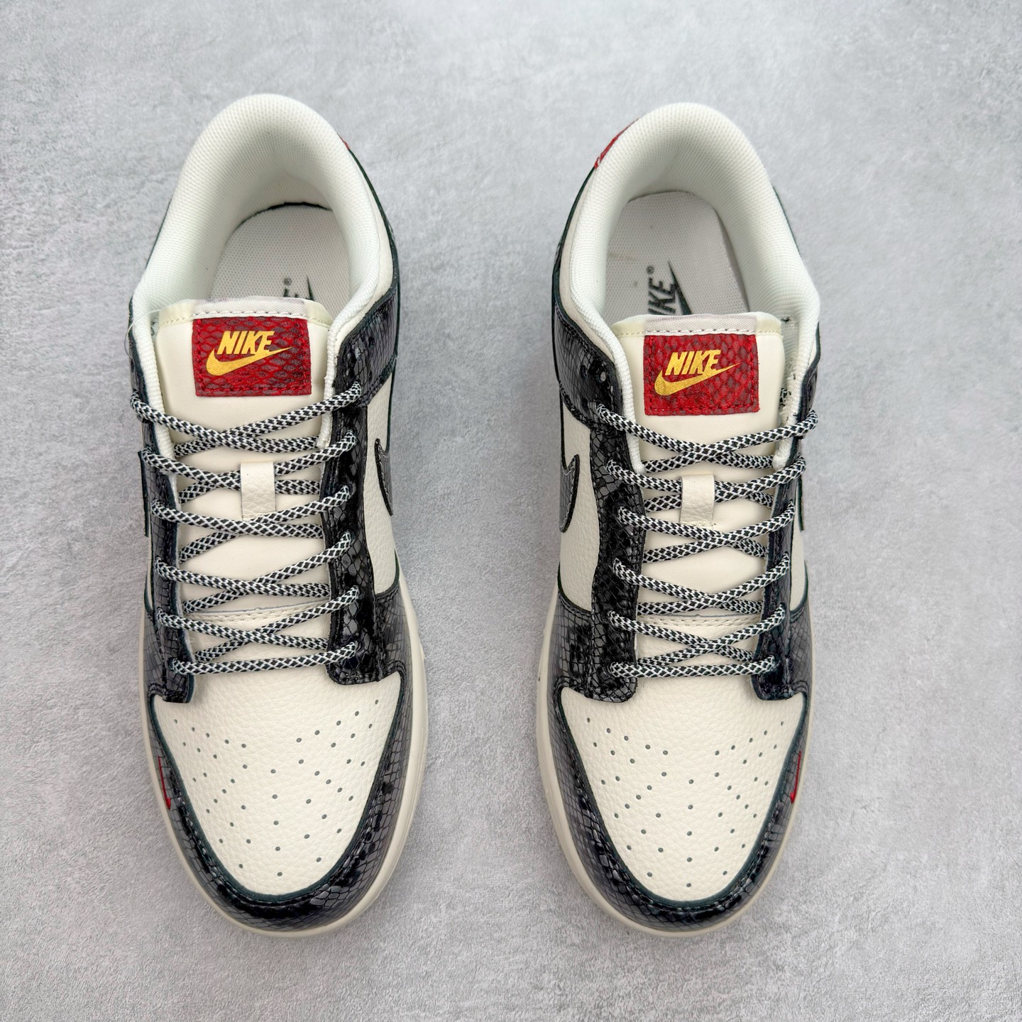 图片[2]-NK Dunk Low 定制配色 YX5066-293 大厂出品 极力推荐 原装头层材料 独家版型蒸餾加工帶來的是更好的视觉和脚感体验大厂纯原品质出货 清洁度 电绣工艺 皮料切割干净无任何毛边 细节完美 实拍调校N版已经零色差零失真 百分百还原实物色彩所见即所得 不存在货不对板色差等低级问题 选购参考实物拍摄 不混卖不参货 只用心做好货严格选品 承诺混一赔十 尺码：36 36.5 37.5 38 38.5 39 40 40.5 41 42 42.5 43 44 44.5 45-选品中心