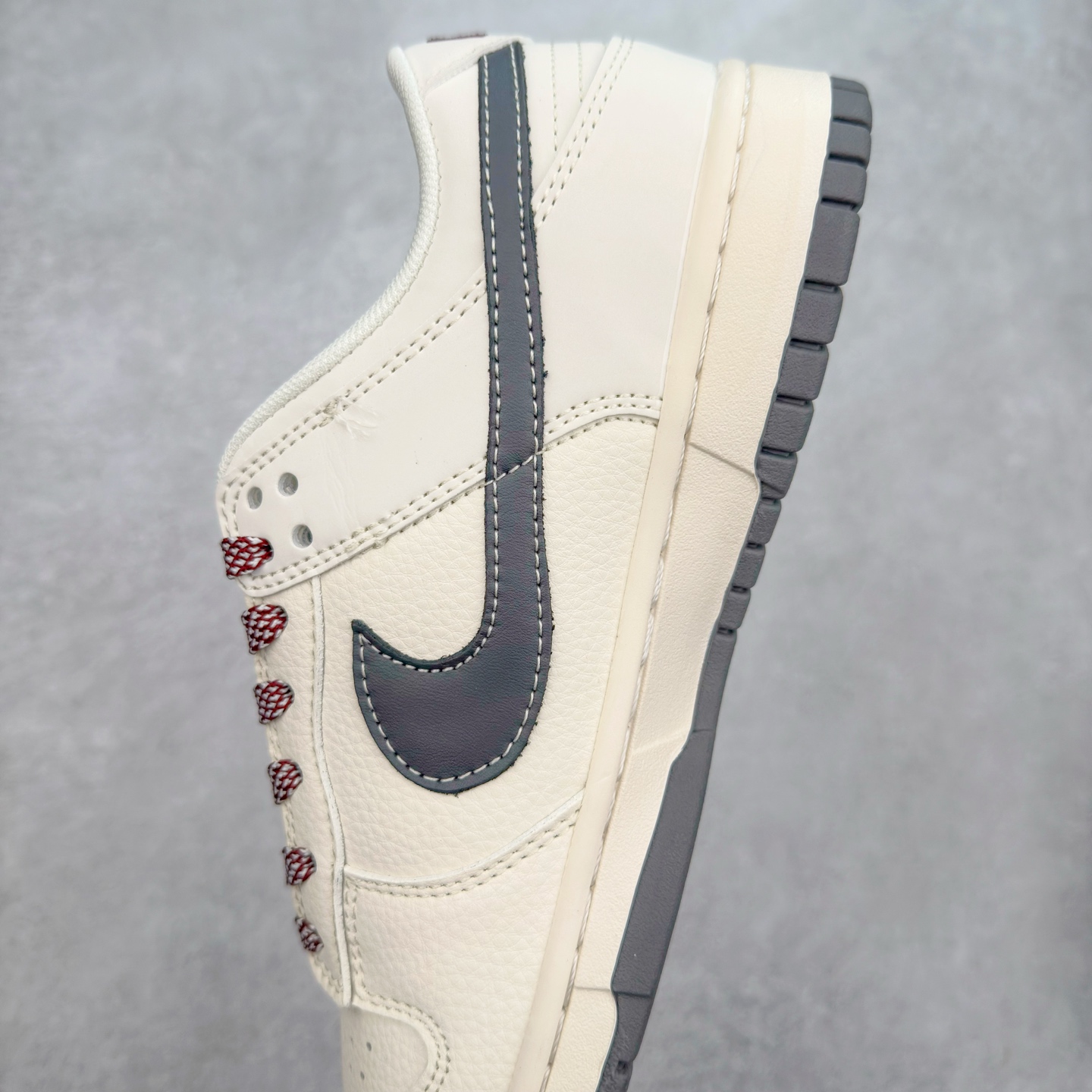 图片[7]-NK Dunk Low 定制配色 JJ2508-561 大厂出品 极力推荐 原装头层材料 独家版型蒸餾加工帶來的是更好的视觉和脚感体验大厂纯原品质出货 清洁度 电绣工艺 皮料切割干净无任何毛边 细节完美 实拍调校N版已经零色差零失真 百分百还原实物色彩所见即所得 不存在货不对板色差等低级问题 选购参考实物拍摄 不混卖不参货 只用心做好货严格选品 承诺混一赔十 尺码：36 36.5 37.5 38 38.5 39 40 40.5 41 42 42.5 43 44 44.5 45-选品中心