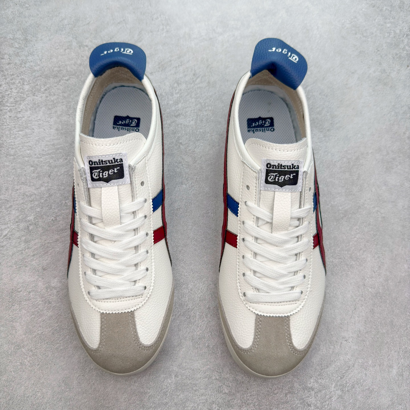 图片[2]-＃C版 Asics Onitsuka Tiger MEXICO 66 亚瑟士鬼冢虎复古经典板鞋 CNY 龙年限定 白红 市场王者选手 海外订单工厂出品 长期生产补货永不断码 超成熟稳定的做工品控 原装全套纸板楦头开发 原汁原味 完美呈现版型 私模正确鞋底咬花纹路 一比一鞋头弧度高度鞋身弧度 绝不口嗨 细节品控鞋型随意秒杀市面 原档咬花纹路私模大底 一个单元有六个三角形 总体形拼接呈现花瓣状 官方四联吊牌 原装Ortholite轻量化鞋垫 原盒原配 质保卡 说明书 钢印防尘纸 纸板中底带钢印 乳胶组合鞋垫 支持全方位的对比专柜 产品从款式颜色造型上体现出追求舒适和细节的完美 鞋类更是推崇手工制作的严谨与完美 融舒适性与可穿性的设计风格 注重细节的完美和别致魅力 既保持稳重 又不失轻松的时尚感 尺码：36 37 37.5 38 39 39.5 40 40.5 41.5 42 42.5 43.5 44 45-选品中心