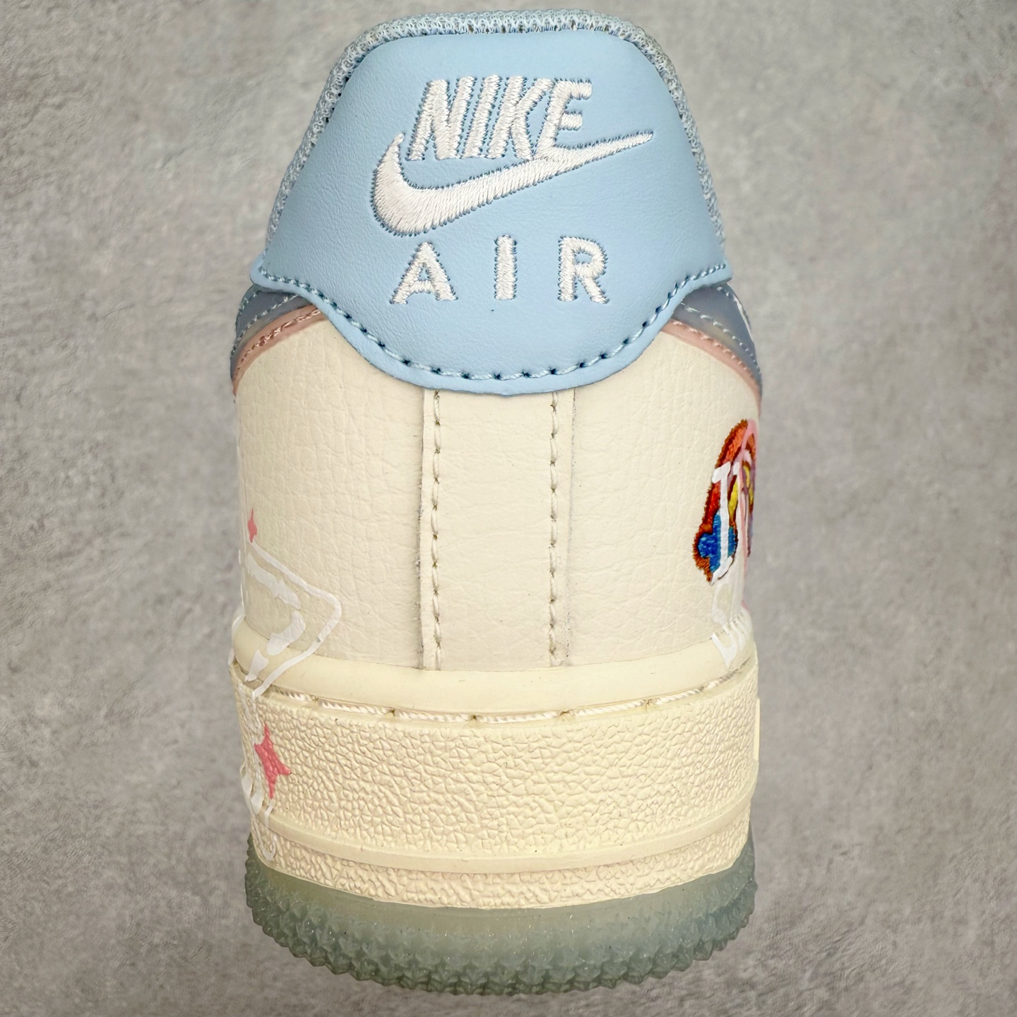 图片[8]-NK Air Force 1´07 Low 空军一号低帮百搭休闲运动板鞋 CW1574-058 柔软、弹性十足的缓震性能和出色的中底设计 横跨复古与现代的外型结合 造就出风靡全球 三十多年的Force 1 直到今天还深受青睐 实拍调校N版已经零色差零失真 百分百还原实物色彩所见即所得 不存在货不对板色差等低级问题 选购参考实物拍摄 不混卖不参货 只用心做好货严格选品 承诺混一赔十 尺码：36 36.5 37.5 38 38.5 39 40 40.5 41 42 42.5 43 44 44.5 45-选品中心