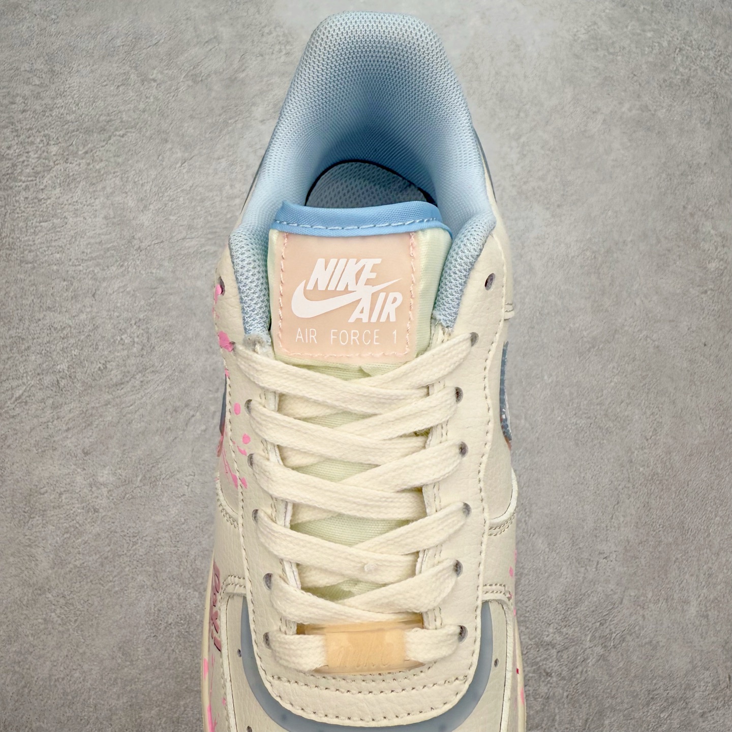 图片[5]-NK Air Force 1´07 Low 空军一号低帮百搭休闲运动板鞋 CW1574-058 柔软、弹性十足的缓震性能和出色的中底设计 横跨复古与现代的外型结合 造就出风靡全球 三十多年的Force 1 直到今天还深受青睐 实拍调校N版已经零色差零失真 百分百还原实物色彩所见即所得 不存在货不对板色差等低级问题 选购参考实物拍摄 不混卖不参货 只用心做好货严格选品 承诺混一赔十 尺码：36 36.5 37.5 38 38.5 39 40 40.5 41 42 42.5 43 44 44.5 45-选品中心