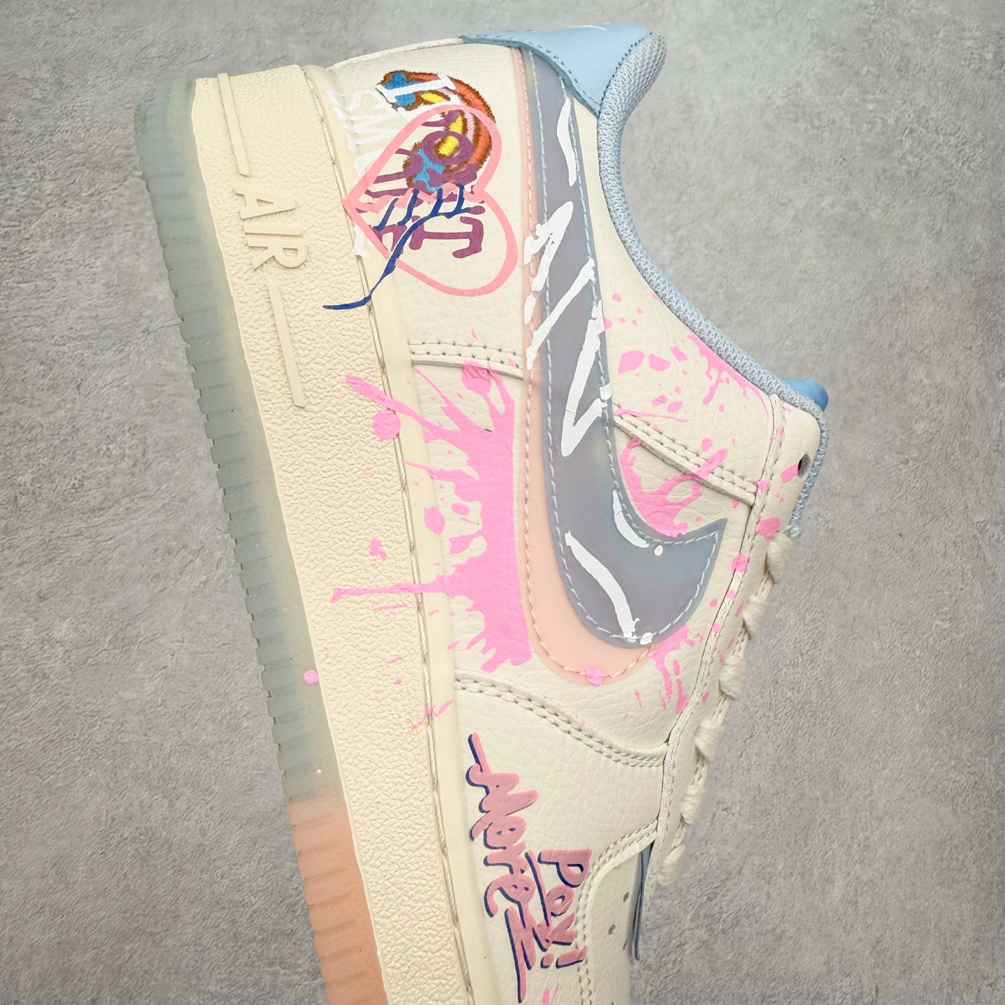 图片[6]-NK Air Force 1´07 Low 空军一号低帮百搭休闲运动板鞋 CW1574-058 柔软、弹性十足的缓震性能和出色的中底设计 横跨复古与现代的外型结合 造就出风靡全球 三十多年的Force 1 直到今天还深受青睐 实拍调校N版已经零色差零失真 百分百还原实物色彩所见即所得 不存在货不对板色差等低级问题 选购参考实物拍摄 不混卖不参货 只用心做好货严格选品 承诺混一赔十 尺码：36 36.5 37.5 38 38.5 39 40 40.5 41 42 42.5 43 44 44.5 45-选品中心