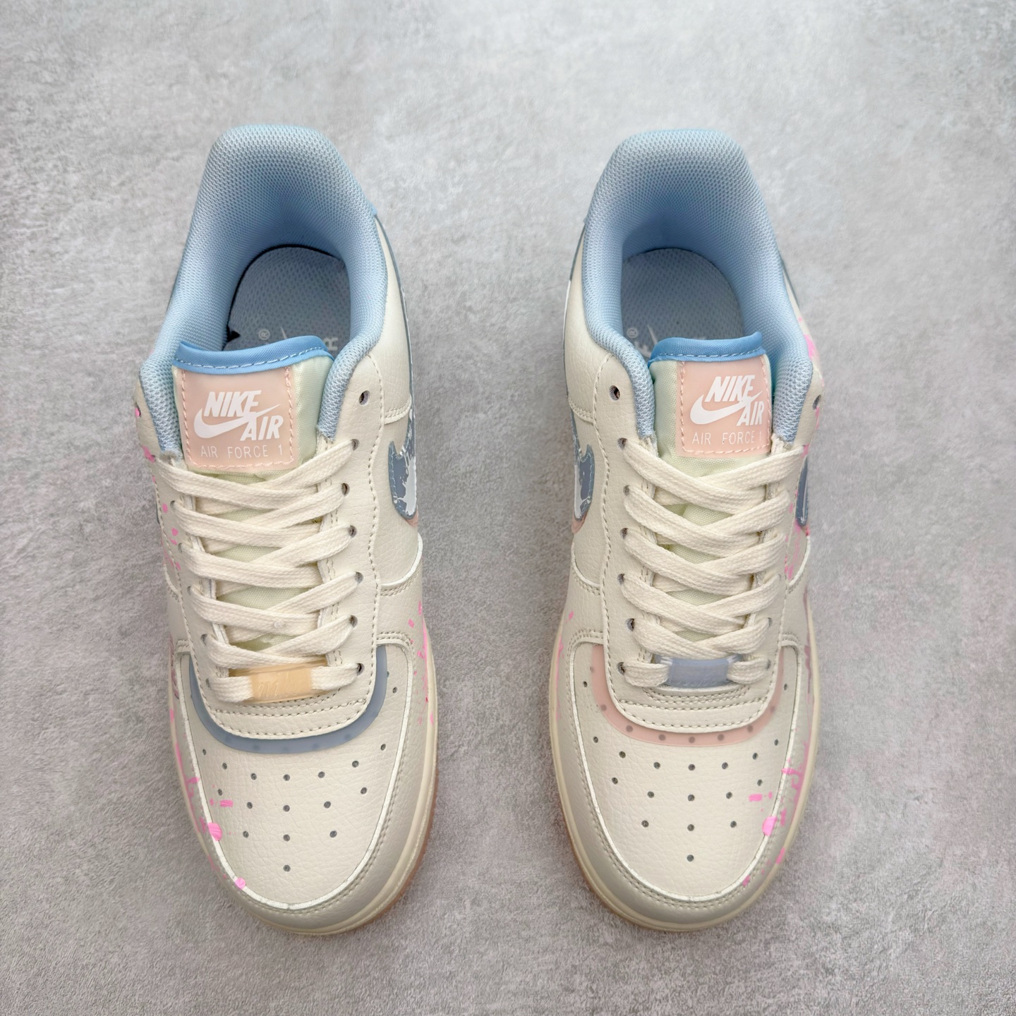 图片[2]-NK Air Force 1´07 Low 空军一号低帮百搭休闲运动板鞋 CW1574-058 柔软、弹性十足的缓震性能和出色的中底设计 横跨复古与现代的外型结合 造就出风靡全球 三十多年的Force 1 直到今天还深受青睐 实拍调校N版已经零色差零失真 百分百还原实物色彩所见即所得 不存在货不对板色差等低级问题 选购参考实物拍摄 不混卖不参货 只用心做好货严格选品 承诺混一赔十 尺码：36 36.5 37.5 38 38.5 39 40 40.5 41 42 42.5 43 44 44.5 45-选品中心