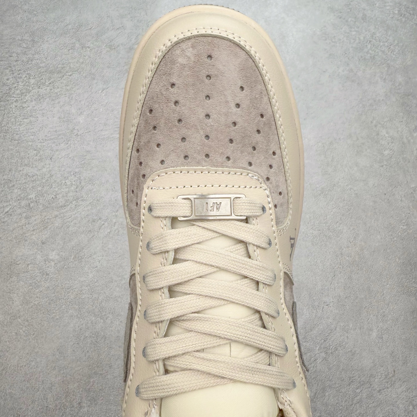 图片[4]-NK Air Force 1´07 Low 空军一号低帮百搭休闲运动板鞋 XX3168-130 柔软、弹性十足的缓震性能和出色的中底设计 横跨复古与现代的外型结合 造就出风靡全球 三十多年的Force 1 直到今天还深受青睐 实拍调校N版已经零色差零失真 百分百还原实物色彩所见即所得 不存在货不对板色差等低级问题 选购参考实物拍摄 不混卖不参货 只用心做好货严格选品 承诺混一赔十 尺码：36 36.5 37.5 38 38.5 39 40 40.5 41 42 42.5 43 44 44.5 45-选品中心