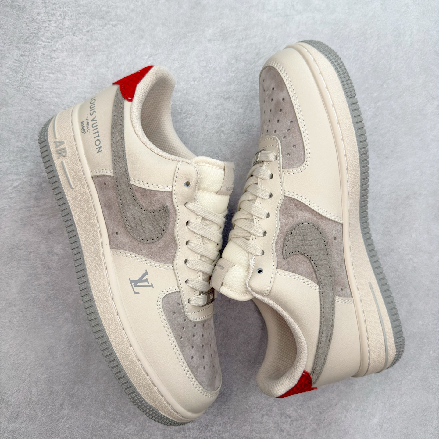图片[3]-NK Air Force 1´07 Low 空军一号低帮百搭休闲运动板鞋 XX3168-130 柔软、弹性十足的缓震性能和出色的中底设计 横跨复古与现代的外型结合 造就出风靡全球 三十多年的Force 1 直到今天还深受青睐 实拍调校N版已经零色差零失真 百分百还原实物色彩所见即所得 不存在货不对板色差等低级问题 选购参考实物拍摄 不混卖不参货 只用心做好货严格选品 承诺混一赔十 尺码：36 36.5 37.5 38 38.5 39 40 40.5 41 42 42.5 43 44 44.5 45-选品中心