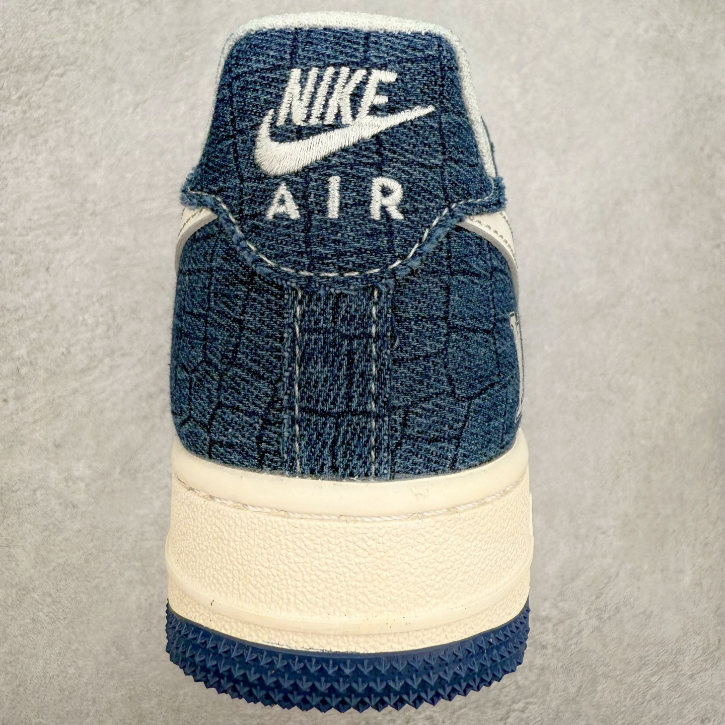 图片[8]-NK Air Force 1´07 Low 空军一号低帮百搭休闲运动板鞋 XS1958-551 柔软、弹性十足的缓震性能和出色的中底设计 横跨复古与现代的外型结合 造就出风靡全球 三十多年的Force 1 直到今天还深受青睐 实拍调校N版已经零色差零失真 百分百还原实物色彩所见即所得 不存在货不对板色差等低级问题 选购参考实物拍摄 不混卖不参货 只用心做好货严格选品 承诺混一赔十 尺码：36 36.5 37.5 38 38.5 39 40 40.5 41 42 42.5 43 44 44.5 45-选品中心