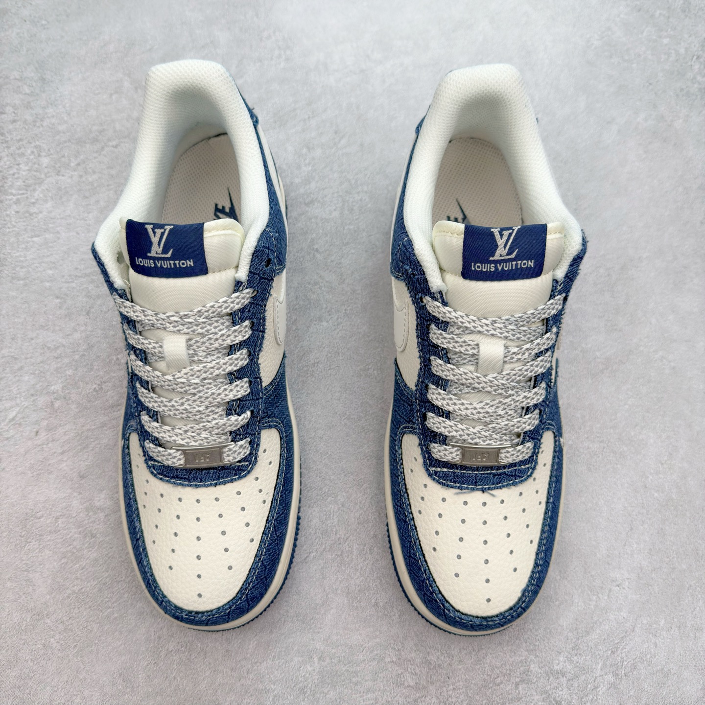 图片[2]-NK Air Force 1´07 Low 空军一号低帮百搭休闲运动板鞋 XS1958-551 柔软、弹性十足的缓震性能和出色的中底设计 横跨复古与现代的外型结合 造就出风靡全球 三十多年的Force 1 直到今天还深受青睐 实拍调校N版已经零色差零失真 百分百还原实物色彩所见即所得 不存在货不对板色差等低级问题 选购参考实物拍摄 不混卖不参货 只用心做好货严格选品 承诺混一赔十 尺码：36 36.5 37.5 38 38.5 39 40 40.5 41 42 42.5 43 44 44.5 45-选品中心