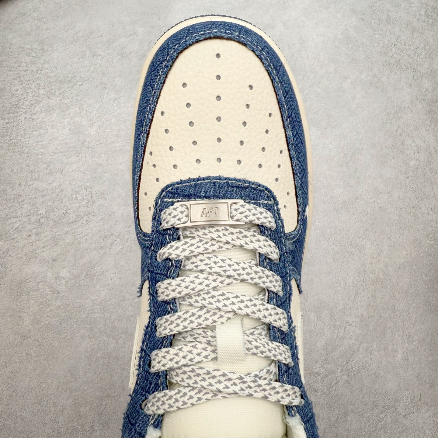 图片[4]-NK Air Force 1´07 Low 空军一号低帮百搭休闲运动板鞋 XS1958-551 柔软、弹性十足的缓震性能和出色的中底设计 横跨复古与现代的外型结合 造就出风靡全球 三十多年的Force 1 直到今天还深受青睐 实拍调校N版已经零色差零失真 百分百还原实物色彩所见即所得 不存在货不对板色差等低级问题 选购参考实物拍摄 不混卖不参货 只用心做好货严格选品 承诺混一赔十 尺码：36 36.5 37.5 38 38.5 39 40 40.5 41 42 42.5 43 44 44.5 45-选品中心