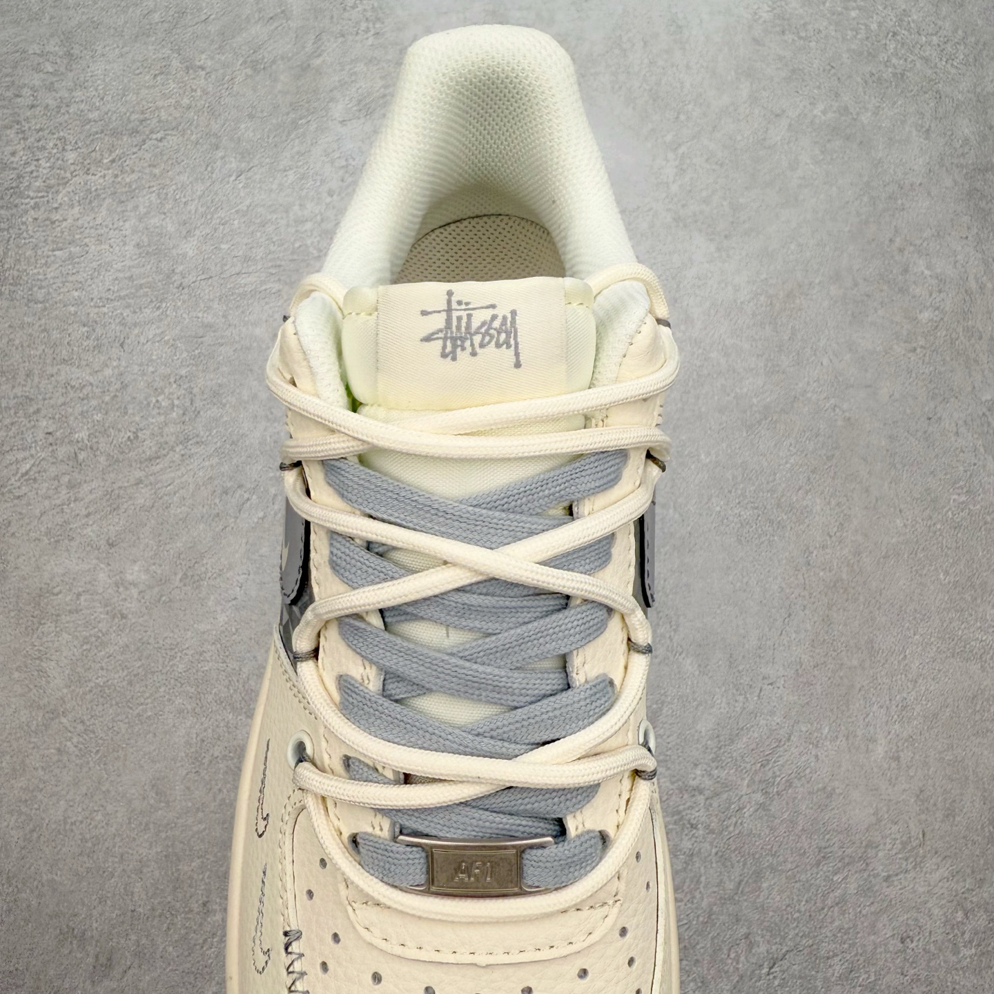 图片[5]-NK Air Force 1´07 Low 空军一号低帮百搭休闲运动板鞋 DM6868-072 柔软、弹性十足的缓震性能和出色的中底设计 横跨复古与现代的外型结合 造就出风靡全球 三十多年的Force 1 直到今天还深受青睐 实拍调校N版已经零色差零失真 百分百还原实物色彩所见即所得 不存在货不对板色差等低级问题 选购参考实物拍摄 不混卖不参货 只用心做好货严格选品 承诺混一赔十 尺码：36 36.5 37.5 38 38.5 39 40 40.5 41 42 42.5 43 44 44.5 45-选品中心