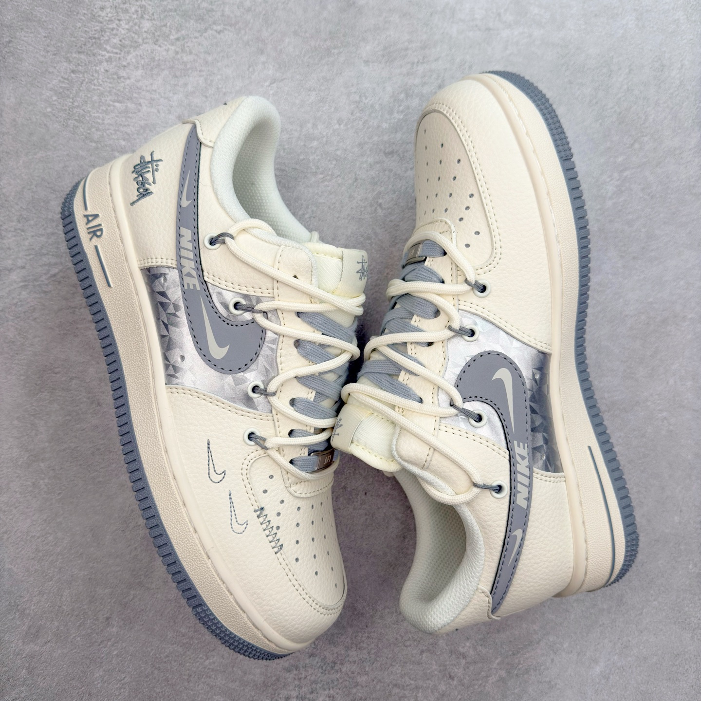 图片[3]-NK Air Force 1´07 Low 空军一号低帮百搭休闲运动板鞋 DM6868-072 柔软、弹性十足的缓震性能和出色的中底设计 横跨复古与现代的外型结合 造就出风靡全球 三十多年的Force 1 直到今天还深受青睐 实拍调校N版已经零色差零失真 百分百还原实物色彩所见即所得 不存在货不对板色差等低级问题 选购参考实物拍摄 不混卖不参货 只用心做好货严格选品 承诺混一赔十 尺码：36 36.5 37.5 38 38.5 39 40 40.5 41 42 42.5 43 44 44.5 45-选品中心