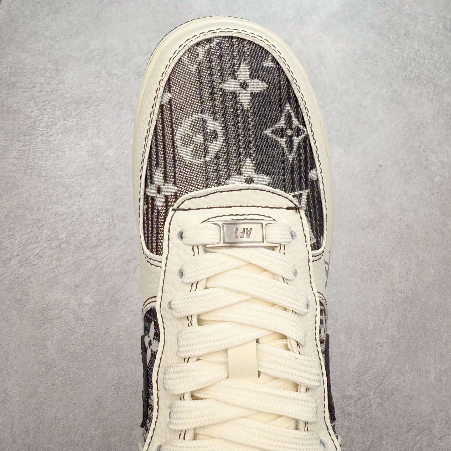 图片[4]-NK Air Force 1´07 Low 空军一号低帮百搭休闲运动板鞋 BZ6808-103 柔软、弹性十足的缓震性能和出色的中底设计 横跨复古与现代的外型结合 造就出风靡全球 三十多年的Force 1 直到今天还深受青睐 实拍调校N版已经零色差零失真 百分百还原实物色彩所见即所得 不存在货不对板色差等低级问题 选购参考实物拍摄 不混卖不参货 只用心做好货严格选品 承诺混一赔十 尺码：36 36.5 37.5 38 38.5 39 40 40.5 41 42 42.5 43 44 44.5 45-选品中心