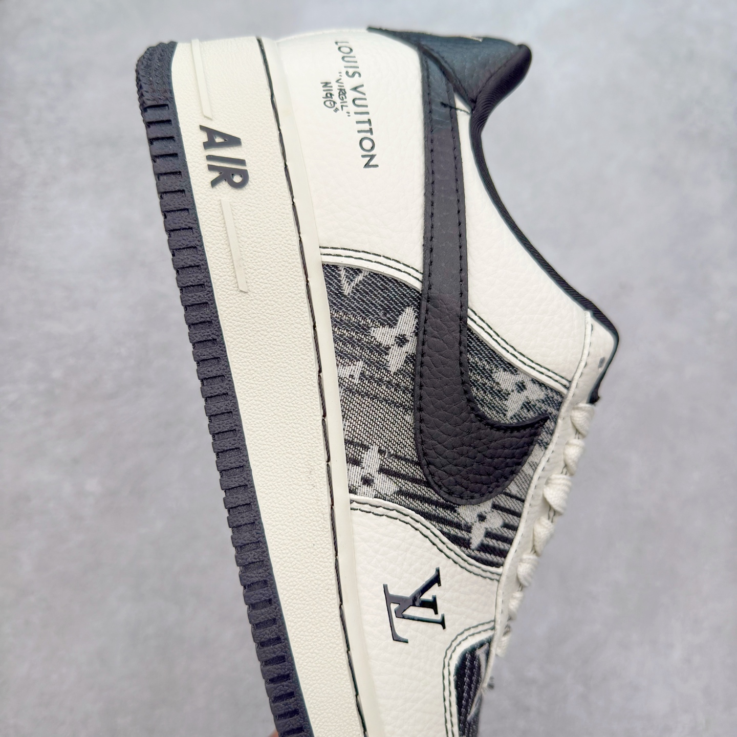 图片[6]-NK Air Force 1´07 Low 空军一号低帮百搭休闲运动板鞋 BZ6808-103 柔软、弹性十足的缓震性能和出色的中底设计 横跨复古与现代的外型结合 造就出风靡全球 三十多年的Force 1 直到今天还深受青睐 实拍调校N版已经零色差零失真 百分百还原实物色彩所见即所得 不存在货不对板色差等低级问题 选购参考实物拍摄 不混卖不参货 只用心做好货严格选品 承诺混一赔十 尺码：36 36.5 37.5 38 38.5 39 40 40.5 41 42 42.5 43 44 44.5 45-选品中心