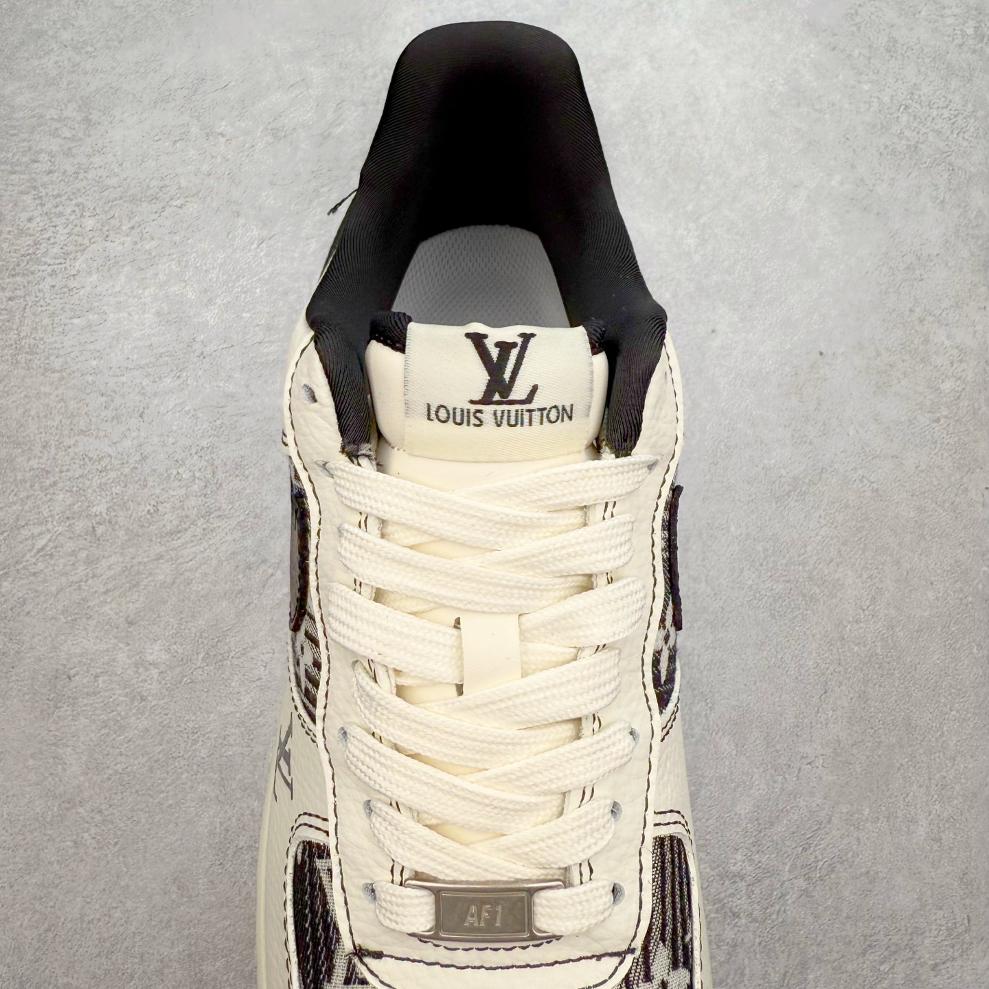 图片[5]-NK Air Force 1´07 Low 空军一号低帮百搭休闲运动板鞋 BZ6808-103 柔软、弹性十足的缓震性能和出色的中底设计 横跨复古与现代的外型结合 造就出风靡全球 三十多年的Force 1 直到今天还深受青睐 实拍调校N版已经零色差零失真 百分百还原实物色彩所见即所得 不存在货不对板色差等低级问题 选购参考实物拍摄 不混卖不参货 只用心做好货严格选品 承诺混一赔十 尺码：36 36.5 37.5 38 38.5 39 40 40.5 41 42 42.5 43 44 44.5 45-选品中心