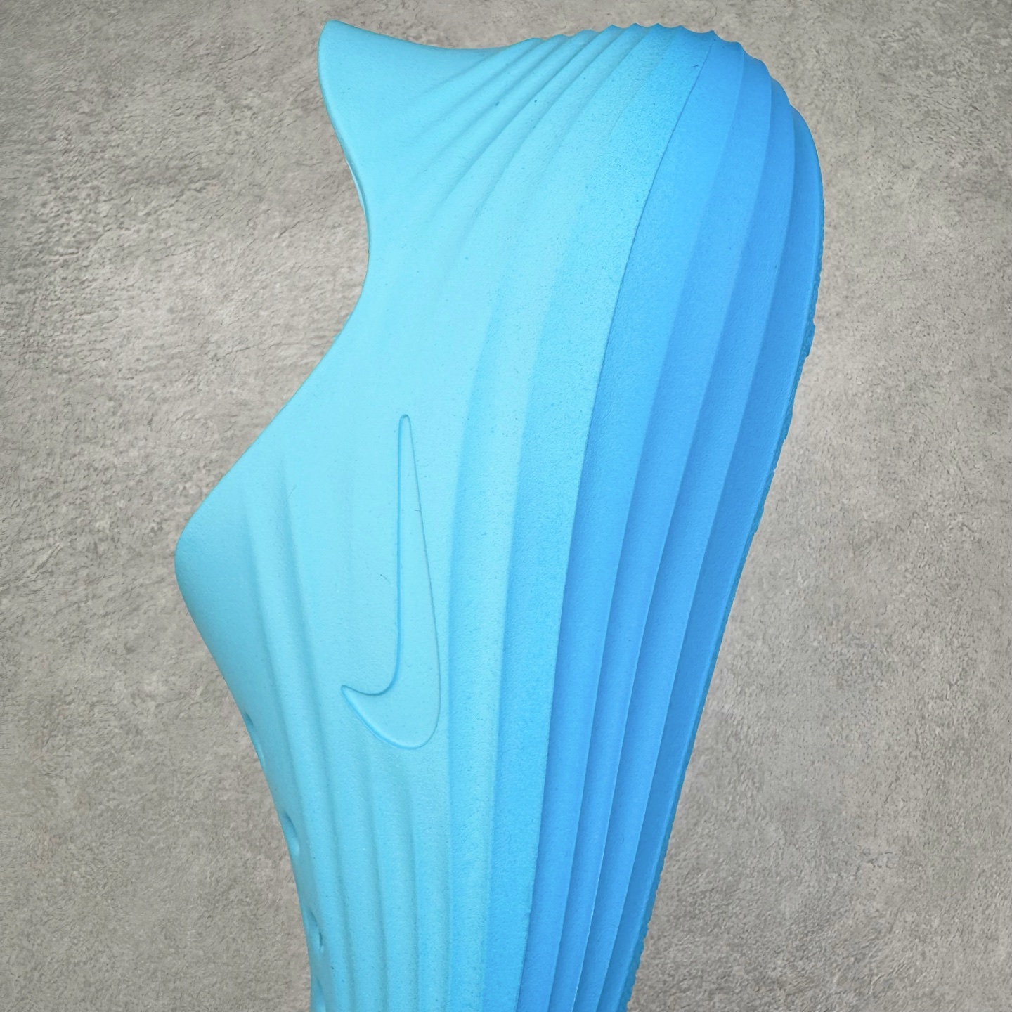 图片[7]-NK ReactX Rejuven8 简约舒适百搭洞洞鞋 从名字就能看出，这款鞋搭载了React X缓震科技，保证了舒适的脚感和轻盈的穿着体验。设计上，这双鞋采用了近几年非常流行的洞洞鞋风格，但特别之处在于加入了波浪纹路细节，让整个鞋型看起来更有立体感，视觉上也增添了几分现代感。尺码：36 36.5 37.5 38 38.5 39 40 40.5 41 42 42.5 43 44 44.5 45-选品中心