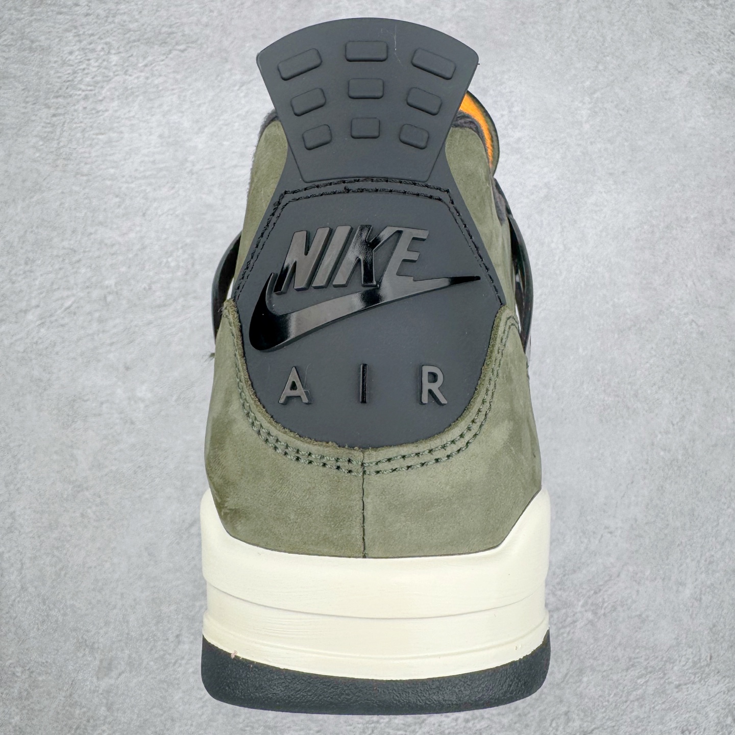 图片[8]-＃K版纯原 UNDEFEATED x Air Jordan AJ4 联名 绿黑 IB1519-200 全新升级改良 原鞋原楦原纸板同源开发 完美呈现乔4的版型 内侧正确双色网格 还原细节 原厂皮料 正确气垫颜色 正确网格工艺 正确拉帮工艺 全鞋原装材料制作 原档案原模具打造 支持全方位与正品对比 尺码：40 40.5 41 42 42.5 43 44 44.5 45 46 47.5-选品中心