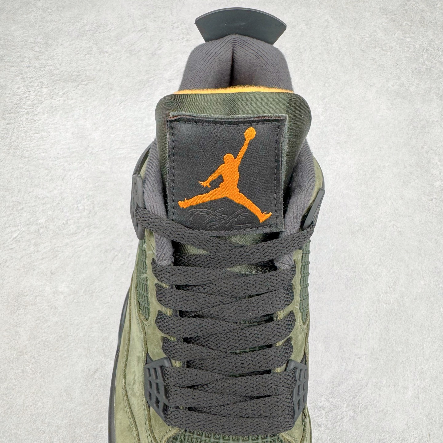 图片[5]-＃K版纯原 UNDEFEATED x Air Jordan AJ4 联名 绿黑 IB1519-200 全新升级改良 原鞋原楦原纸板同源开发 完美呈现乔4的版型 内侧正确双色网格 还原细节 原厂皮料 正确气垫颜色 正确网格工艺 正确拉帮工艺 全鞋原装材料制作 原档案原模具打造 支持全方位与正品对比 尺码：40 40.5 41 42 42.5 43 44 44.5 45 46 47.5-选品中心