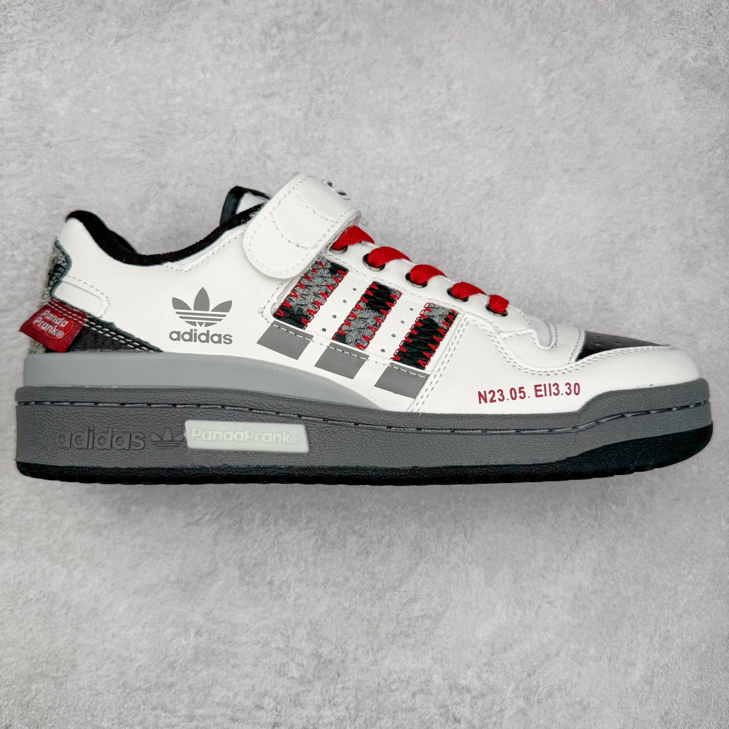 ＃特价福利 AD Forum 84 Low OG 低帮百搭潮流休闲运动板鞋 以复古篮球鞋的外形为基础 采用皮革拼接 简约百搭 更加贴合舒适 中底内侧网格造型起到点睛之笔 外底橡胶 更显复古 尺码：36 36.5 37.5 38 38.5 39 40 40.5 41 42 42.5 43 44 44.5 45-选品中心