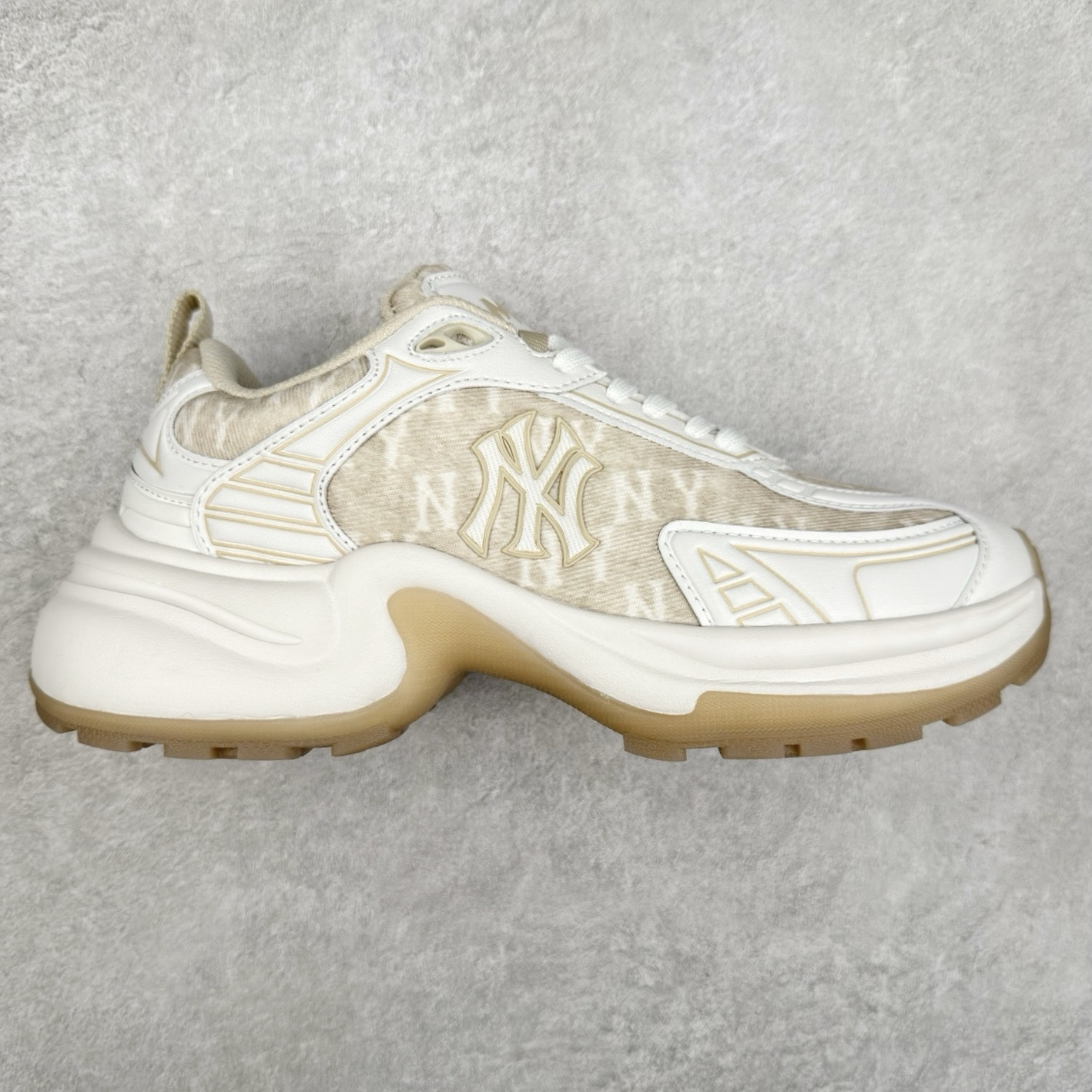 MLB Chunky Cargo 纽约洋基队合成革潮流时尚舒适休闲运动风厚底增高 防滑耐磨 低帮 老爹鞋 男女同款 黑色 实拍调校N版已经零色差零失真 百分百还原实物色彩所见即所得 不存在货不对板色差等低级问题 选购参考实物拍摄 不混卖不参货 只用心做好货严格选品 承诺混一赔十 尺码:36 36.5 37.5 38 38.5 39 40 40.5 41 42 42.5 43 44 44.5 45-选品中心