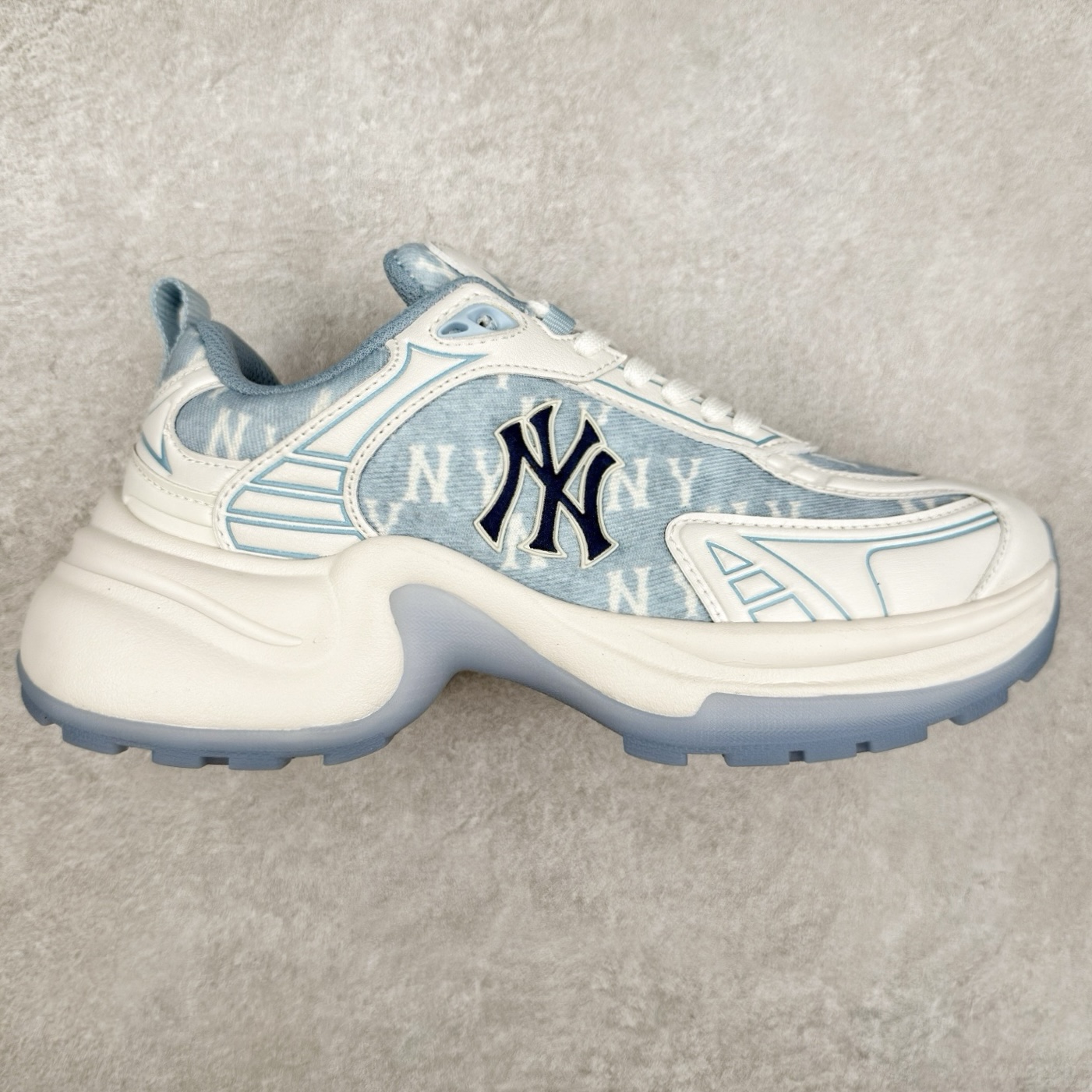 MLB Chunky Cargo 纽约洋基队合成革潮流时尚舒适休闲运动风厚底增高 防滑耐磨 低帮 老爹鞋 男女同款 黑色 实拍调校N版已经零色差零失真 百分百还原实物色彩所见即所得 不存在货不对板色差等低级问题 选购参考实物拍摄 不混卖不参货 只用心做好货严格选品 承诺混一赔十 尺码:36 36.5 37.5 38 38.5 39 40 40.5 41 42 42.5 43 44 44.5 45-选品中心