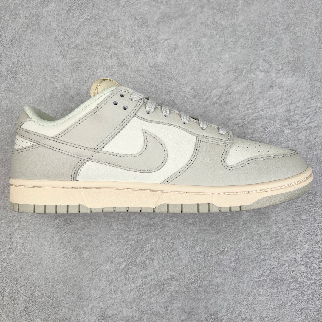 图片[2]-＃KZ神版 NK Dunk Low 毫无疑问市场中端王者 全码福利开炸 长期补货价格一步到位 毫无疑问市场中端王者 实力大厂出品 新配色陆续开发 利润个位数只为口碑 全套原纸板楦头开发 确保原汁原味 完美呈现DUNK版型 一比一鞋头弧度高度鞋身弧度 此版本只针对中端市场 皮料材质有所更替 其他数据细节工艺流程均保持一致 绝不口嗨 细节品控鞋型随意对比 独家私模官方第六代原厂航空铝磨具打磨大底 鞋头坡度极致还原 无解鞋型 原盒原配 圈内天花板工艺 原厂玻璃冲刀 超高清洁度 全鞋零毛边皮料切割 原厂中底布点胶 中底布拉帮走线遵循公司 尺码：36 36.5 37.5 38 38.5 39 40 40.5 41 42 42.5 43 44 44.5 45 46 47.5 48.5-选品中心