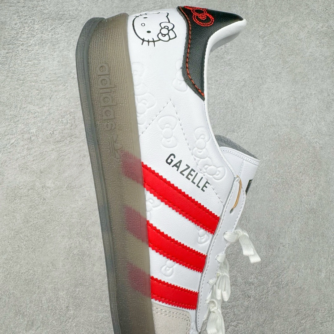 图片[6]-＃KZ神版 AD Original Gazelle Indoor Trainers 瞪羚室内鞋系列低帮复古百搭休闲运动德训风板鞋 II0013 独家前帮工艺加持 全套原纸板楦头开发 每道工序同步公司流程 确保原汁原味 完美呈现原鞋版型 原厂高频磨具加持 精准内部资源对接 Logo字体百分百还原 原厂特供纳米纤维板 区别市面劣质纸板中底 原厂海玻璃鞋垫 中置乳胶足弓支撑垫 正确3/2横条宽版背胶 一比一鞋头弧度高度鞋身弧度 烫金亮度高频深浅同步原鞋 独家私模最大47.5 半透明橡胶大底 原厂定制长毛翻毛皮组合环保纤维革鞋面 原厂港宝加持定型后跟R度完美 原厂高频磨具加持 Logo字体 凹凸明显 轮廓分明 描漆定位精准 三道杠为尖角45°锯齿状 高频立体感很强 区别圆形锯齿 已最大程度还原公司 欢迎对比 将复古进行到底 简约流畅 三十年不变经典 这款Gazelle运动鞋 无论面料、配色、质感或设计 都只在重现其1991年原款的经典 皮革鞋面 撞色三条纹和鞋跟标的设计 力求呈现90年代的经典复古风潮 Samba火热的同时 也带动了其它的复古鞋型 Gazelle便是其中一只 Gazelle Indoor拥有包边更宽的T字型鞋头 更好的保护运动员的前掌 浓浓的复古氛围感 非常适合现在流行的Cleanfit风格 尺码：35.5 36 36.5 37 38 38.5 39 40 40.5 41 42 42.5 43 44-选品中心