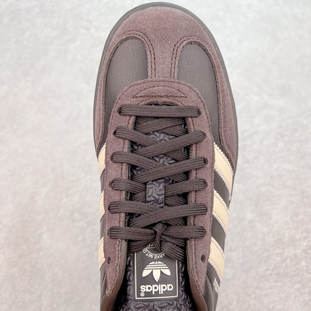 图片[4]-＃KZ神版 AD Original Gazelle Indoor Trainers 瞪羚室内鞋系列低帮复古百搭休闲运动德训风板鞋 IH0374 独家前帮工艺加持 全套原纸板楦头开发 每道工序同步公司流程 确保原汁原味 完美呈现原鞋版型 原厂高频磨具加持 精准内部资源对接 Logo字体百分百还原 原厂特供纳米纤维板 区别市面劣质纸板中底 原厂海玻璃鞋垫 中置乳胶足弓支撑垫 正确3/2横条宽版背胶 一比一鞋头弧度高度鞋身弧度 烫金亮度高频深浅同步原鞋 独家私模最大47.5 半透明橡胶大底 原厂定制长毛翻毛皮组合环保纤维革鞋面 原厂港宝加持定型后跟R度完美 原厂高频磨具加持 Logo字体 凹凸明显 轮廓分明 描漆定位精准 三道杠为尖角45°锯齿状 高频立体感很强 区别圆形锯齿 已最大程度还原公司 欢迎对比 将复古进行到底 简约流畅 三十年不变经典 这款Gazelle运动鞋 无论面料、配色、质感或设计 都只在重现其1991年原款的经典 皮革鞋面 撞色三条纹和鞋跟标的设计 力求呈现90年代的经典复古风潮 Samba火热的同时 也带动了其它的复古鞋型 Gazelle便是其中一只 Gazelle Indoor拥有包边更宽的T字型鞋头 更好的保护运动员的前掌 浓浓的复古氛围感 非常适合现在流行的Cleanfit风格 尺码：35.5 36 36.5 37 38 38.5 39 40 40.5 41 42 42.5 43 44-选品中心