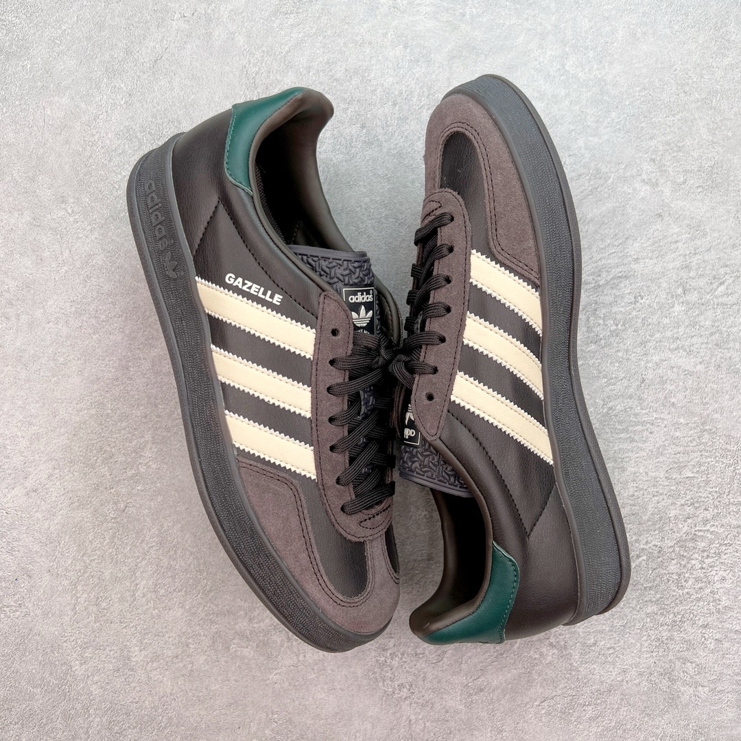 图片[3]-＃KZ神版 AD Original Gazelle Indoor Trainers 瞪羚室内鞋系列低帮复古百搭休闲运动德训风板鞋 IH0374 独家前帮工艺加持 全套原纸板楦头开发 每道工序同步公司流程 确保原汁原味 完美呈现原鞋版型 原厂高频磨具加持 精准内部资源对接 Logo字体百分百还原 原厂特供纳米纤维板 区别市面劣质纸板中底 原厂海玻璃鞋垫 中置乳胶足弓支撑垫 正确3/2横条宽版背胶 一比一鞋头弧度高度鞋身弧度 烫金亮度高频深浅同步原鞋 独家私模最大47.5 半透明橡胶大底 原厂定制长毛翻毛皮组合环保纤维革鞋面 原厂港宝加持定型后跟R度完美 原厂高频磨具加持 Logo字体 凹凸明显 轮廓分明 描漆定位精准 三道杠为尖角45°锯齿状 高频立体感很强 区别圆形锯齿 已最大程度还原公司 欢迎对比 将复古进行到底 简约流畅 三十年不变经典 这款Gazelle运动鞋 无论面料、配色、质感或设计 都只在重现其1991年原款的经典 皮革鞋面 撞色三条纹和鞋跟标的设计 力求呈现90年代的经典复古风潮 Samba火热的同时 也带动了其它的复古鞋型 Gazelle便是其中一只 Gazelle Indoor拥有包边更宽的T字型鞋头 更好的保护运动员的前掌 浓浓的复古氛围感 非常适合现在流行的Cleanfit风格 尺码：35.5 36 36.5 37 38 38.5 39 40 40.5 41 42 42.5 43 44-选品中心