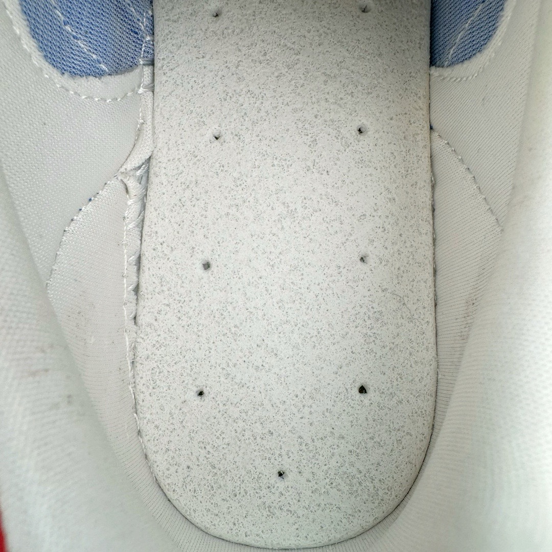 图片[10]-＃KZ神版 AD Original Gazelle Indoor Trainers 瞪羚室内鞋系列低帮复古百搭休闲运动德训风板鞋 IF9643 独家前帮工艺加持 全套原纸板楦头开发 每道工序同步公司流程 确保原汁原味 完美呈现原鞋版型 原厂高频磨具加持 精准内部资源对接 Logo字体百分百还原 原厂特供纳米纤维板 区别市面劣质纸板中底 原厂海玻璃鞋垫 中置乳胶足弓支撑垫 正确3/2横条宽版背胶 一比一鞋头弧度高度鞋身弧度 烫金亮度高频深浅同步原鞋 独家私模最大47.5 半透明橡胶大底 原厂定制长毛翻毛皮组合环保纤维革鞋面 原厂港宝加持定型后跟R度完美 原厂高频磨具加持 Logo字体 凹凸明显 轮廓分明 描漆定位精准 三道杠为尖角45°锯齿状 高频立体感很强 区别圆形锯齿 已最大程度还原公司 欢迎对比 将复古进行到底 简约流畅 三十年不变经典 这款Gazelle运动鞋 无论面料、配色、质感或设计 都只在重现其1991年原款的经典 皮革鞋面 撞色三条纹和鞋跟标的设计 力求呈现90年代的经典复古风潮 Samba火热的同时 也带动了其它的复古鞋型 Gazelle便是其中一只 Gazelle Indoor拥有包边更宽的T字型鞋头 更好的保护运动员的前掌 浓浓的复古氛围感 非常适合现在流行的Cleanfit风格 尺码：35.5 36 36.5 37 38 38.5 39 40 40.5 41 42 42.5 43 44-选品中心