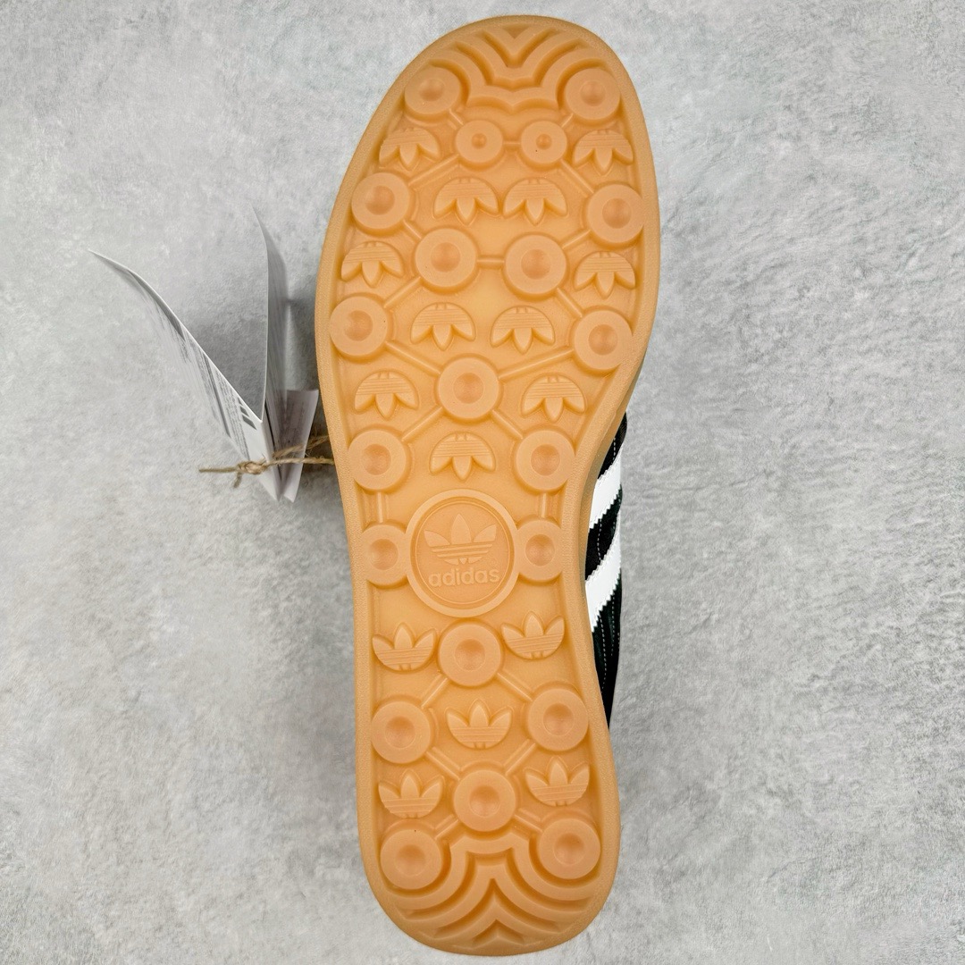 图片[9]-＃KZ神版 AD Original Gazelle Indoor Trainers 瞪羚室内鞋系列低帮复古百搭休闲运动德训风板鞋 IF9642 独家前帮工艺加持 全套原纸板楦头开发 每道工序同步公司流程 确保原汁原味 完美呈现原鞋版型 原厂高频磨具加持 精准内部资源对接 Logo字体百分百还原 原厂特供纳米纤维板 区别市面劣质纸板中底 原厂海玻璃鞋垫 中置乳胶足弓支撑垫 正确3/2横条宽版背胶 一比一鞋头弧度高度鞋身弧度 烫金亮度高频深浅同步原鞋 独家私模最大47.5 半透明橡胶大底 原厂定制长毛翻毛皮组合环保纤维革鞋面 原厂港宝加持定型后跟R度完美 原厂高频磨具加持 Logo字体 凹凸明显 轮廓分明 描漆定位精准 三道杠为尖角45°锯齿状 高频立体感很强 区别圆形锯齿 已最大程度还原公司 欢迎对比 将复古进行到底 简约流畅 三十年不变经典 这款Gazelle运动鞋 无论面料、配色、质感或设计 都只在重现其1991年原款的经典 皮革鞋面 撞色三条纹和鞋跟标的设计 力求呈现90年代的经典复古风潮 Samba火热的同时 也带动了其它的复古鞋型 Gazelle便是其中一只 Gazelle Indoor拥有包边更宽的T字型鞋头 更好的保护运动员的前掌 浓浓的复古氛围感 非常适合现在流行的Cleanfit风格 尺码：35.5 36 36.5 37 38 38.5 39 40 40.5 41 42 42.5 43 44-选品中心