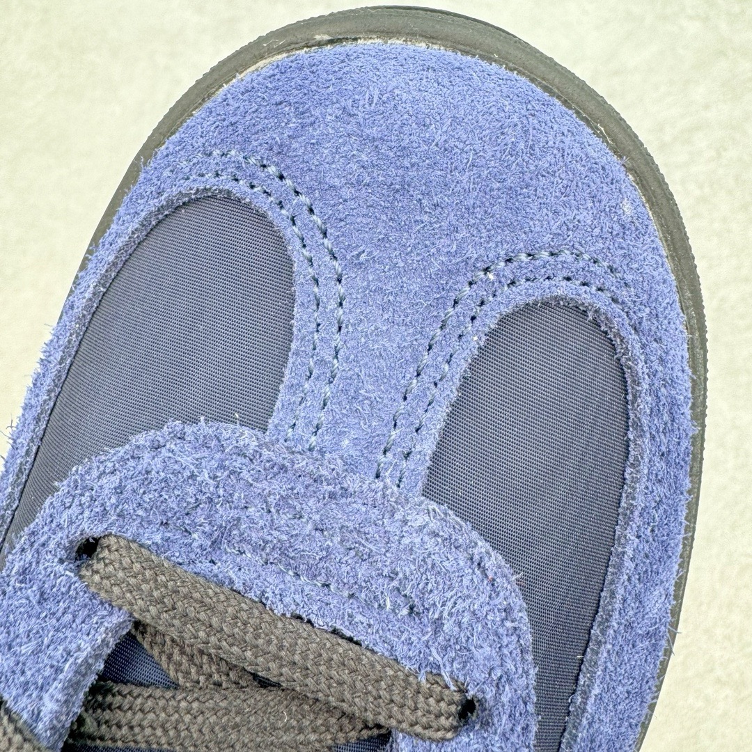 图片[13]-＃KZ神版 AD Original Gazelle Indoor Trainers 瞪羚室内鞋系列低帮复古百搭休闲运动德训风板鞋 IH9986 独家前帮工艺加持 全套原纸板楦头开发 每道工序同步公司流程 确保原汁原味 完美呈现原鞋版型 原厂高频磨具加持 精准内部资源对接 Logo字体百分百还原 原厂特供纳米纤维板 区别市面劣质纸板中底 原厂海玻璃鞋垫 中置乳胶足弓支撑垫 正确3/2横条宽版背胶 一比一鞋头弧度高度鞋身弧度 烫金亮度高频深浅同步原鞋 独家私模最大47.5 半透明橡胶大底 原厂定制长毛翻毛皮组合环保纤维革鞋面 原厂港宝加持定型后跟R度完美 原厂高频磨具加持 Logo字体 凹凸明显 轮廓分明 描漆定位精准 三道杠为尖角45°锯齿状 高频立体感很强 区别圆形锯齿 已最大程度还原公司 欢迎对比 将复古进行到底 简约流畅 三十年不变经典 这款Gazelle运动鞋 无论面料、配色、质感或设计 都只在重现其1991年原款的经典 皮革鞋面 撞色三条纹和鞋跟标的设计 力求呈现90年代的经典复古风潮 Samba火热的同时 也带动了其它的复古鞋型 Gazelle便是其中一只 Gazelle Indoor拥有包边更宽的T字型鞋头 更好的保护运动员的前掌 浓浓的复古氛围感 非常适合现在流行的Cleanfit风格 尺码：35.5 36 36.5 37 38 38.5 39 40 40.5 41 42 42.5 43 44-选品中心