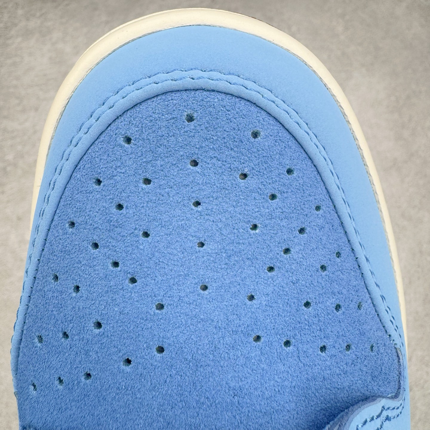 图片[16]-＃KZ神版 NK SB DUNK Low 蓝生胶 FJ1674-401 毫无疑问市场中端王者 全码福利开炸 长期补货价格一步到位 毫无疑问市场中端王者 实力大厂出品 新配色陆续开发 利润个位数只为口碑 全套原纸板楦头开发 确保原汁原味 完美呈现DUNK版型 一比一鞋头弧度高度鞋身弧度 此版本只针对中端市场 皮料材质有所更替 其他数据细节工艺流程均保持一致 绝不口嗨 细节品控鞋型随意对比 独家私模官方第六代原厂航空铝磨具打磨大底 鞋头坡度极致还原 无解鞋型 原盒原配 圈内天花板工艺 原厂玻璃冲刀 超高清洁度 全鞋零毛边皮料切割 原厂中底布点胶 中底布拉帮走线遵循公司 尺码：36 36.5 37.5 38 38.5 39 40 40.5 41 42 42.5 43 44 44.5 45 46 47.5-选品中心