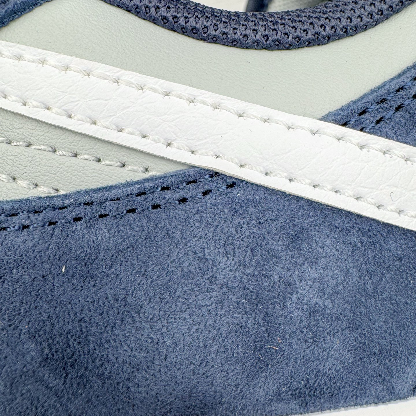 图片[15]-＃KZ神版 NK Dunk Low 蓝灰 IB3079-400 毫无疑问市场中端王者 全码福利开炸 长期补货价格一步到位 毫无疑问市场中端王者 实力大厂出品 新配色陆续开发 利润个位数只为口碑 全套原纸板楦头开发 确保原汁原味 完美呈现DUNK版型 一比一鞋头弧度高度鞋身弧度 此版本只针对中端市场 皮料材质有所更替 其他数据细节工艺流程均保持一致 绝不口嗨 细节品控鞋型随意对比 独家私模官方第六代原厂航空铝磨具打磨大底 鞋头坡度极致还原 无解鞋型 原盒原配 圈内天花板工艺 原厂玻璃冲刀 超高清洁度 全鞋零毛边皮料切割 原厂中底布点胶 中底布拉帮走线遵循公司 尺码：36 36.5 37.5 38 38.5 39 40 40.5 41 42 42.5 43 44 44.5 45 46 47.5 48.5-选品中心