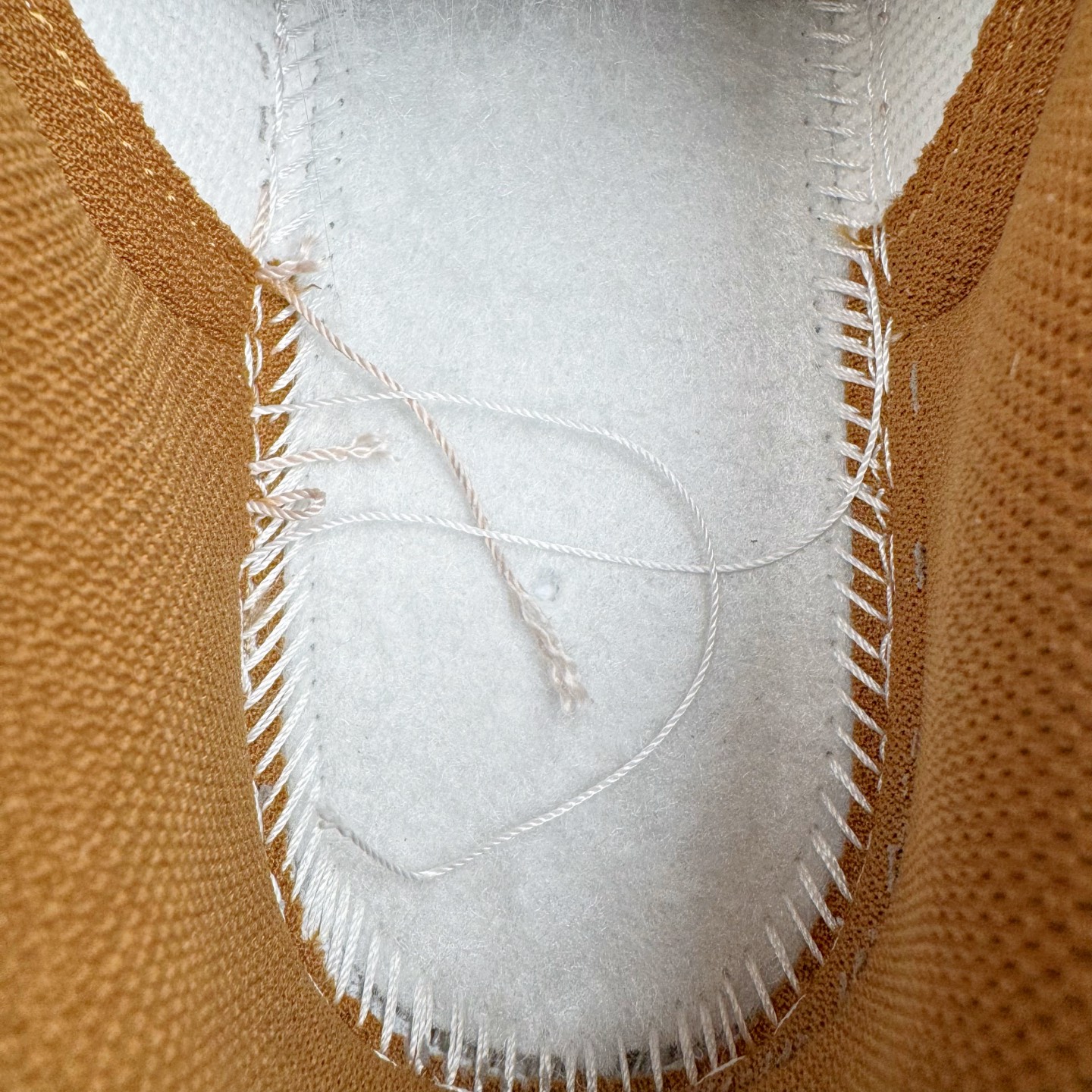 图片[21]-＃KZ神版 NK SB Dunk Low\\\”Year of the Rabbit\\\” CNY中国年兔年广州限定米白棕 FD4203-211 毫无疑问市场中端王者 全码福利开炸 长期补货价格一步到位 毫无疑问市场中端王者 实力大厂出品 新配色陆续开发 利润个位数只为口碑 全套原纸板楦头开发 确保原汁原味 完美呈现DUNK版型 一比一鞋头弧度高度鞋身弧度 此版本只针对中端市场 皮料材质有所更替 其他数据细节工艺流程均保持一致 绝不口嗨 细节品控鞋型随意对比 独家私模官方第六代原厂航空铝磨具打磨大底 鞋头坡度极致还原 无解鞋型 原盒原配 圈内天花板工艺 原厂玻璃冲刀 超高清洁度 全鞋零毛边皮料切割 原厂中底布点胶 中底布拉帮走线遵循公司 尺码：36 36.5 37.5 38 38.5 39 40 40.5 41 42 42.5 43 44 44.5 45 46 47.5 48.5-选品中心