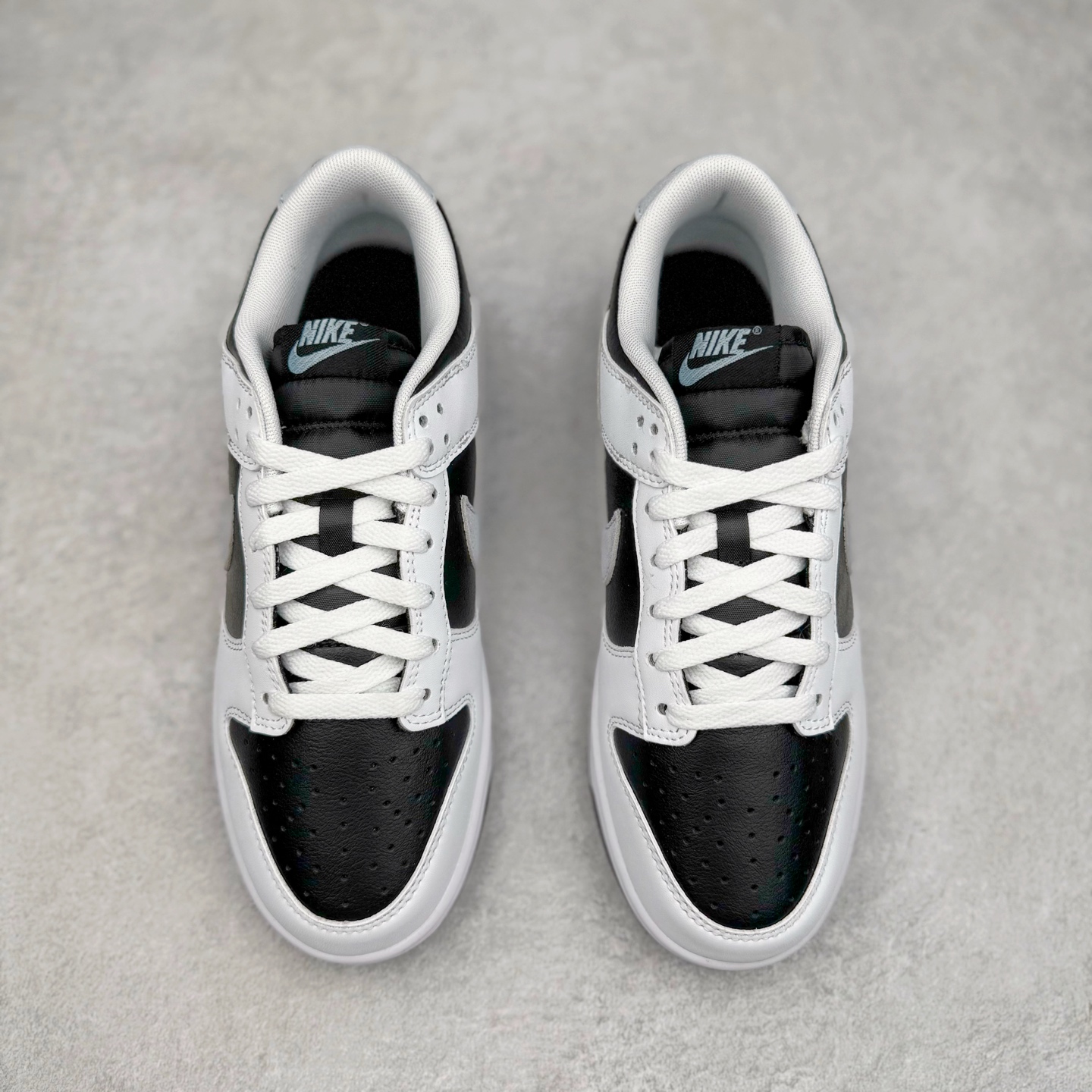 图片[2]-＃KZ神版 NK Dunk Low 白黑 IB4620-141 毫无疑问市场中端王者 全码福利开炸 长期补货价格一步到位 毫无疑问市场中端王者 实力大厂出品 新配色陆续开发 利润个位数只为口碑 全套原纸板楦头开发 确保原汁原味 完美呈现DUNK版型 一比一鞋头弧度高度鞋身弧度 此版本只针对中端市场 皮料材质有所更替 其他数据细节工艺流程均保持一致 绝不口嗨 细节品控鞋型随意对比 独家私模官方第六代原厂航空铝磨具打磨大底 鞋头坡度极致还原 无解鞋型 原盒原配 圈内天花板工艺 原厂玻璃冲刀 超高清洁度 全鞋零毛边皮料切割 原厂中底布点胶 中底布拉帮走线遵循公司 尺码：36 36.5 37.5 38 38.5 39 40 40.5 41 42 42.5 43 44 44.5 45 46 47.5 48.5-选品中心