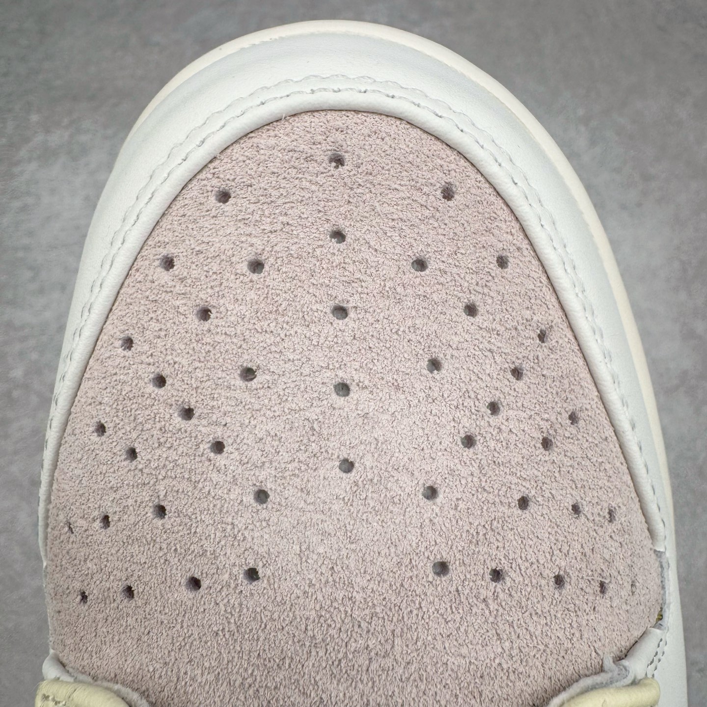 图片[15]-＃KZ神版 NK SB Dunk Low\\\”Year of the Rabbit\\\” CNY中国年兔年广州限定米白棕 FD4203-211 毫无疑问市场中端王者 全码福利开炸 长期补货价格一步到位 毫无疑问市场中端王者 实力大厂出品 新配色陆续开发 利润个位数只为口碑 全套原纸板楦头开发 确保原汁原味 完美呈现DUNK版型 一比一鞋头弧度高度鞋身弧度 此版本只针对中端市场 皮料材质有所更替 其他数据细节工艺流程均保持一致 绝不口嗨 细节品控鞋型随意对比 独家私模官方第六代原厂航空铝磨具打磨大底 鞋头坡度极致还原 无解鞋型 原盒原配 圈内天花板工艺 原厂玻璃冲刀 超高清洁度 全鞋零毛边皮料切割 原厂中底布点胶 中底布拉帮走线遵循公司 尺码：36 36.5 37.5 38 38.5 39 40 40.5 41 42 42.5 43 44 44.5 45 46 47.5 48.5-选品中心