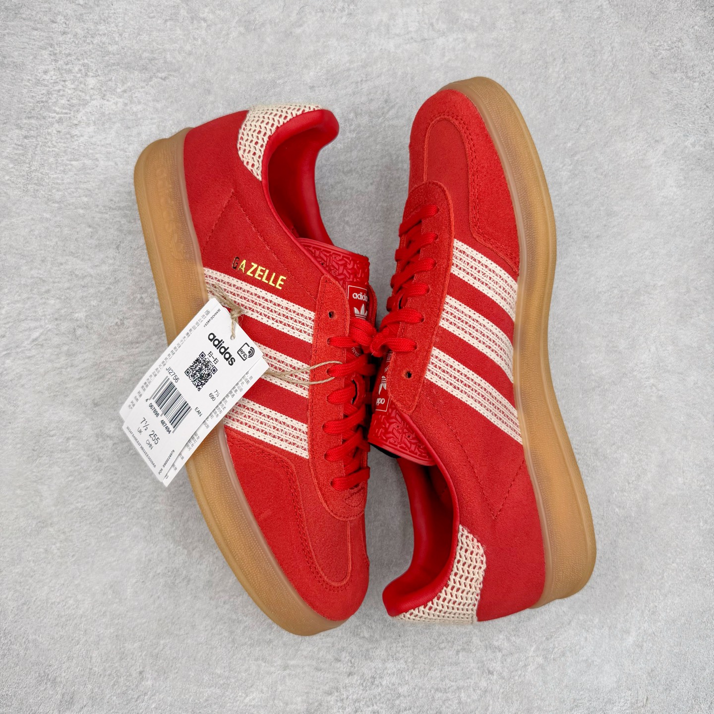 图片[3]-＃KZ神版 AD Original Gazelle Indoor Trainers 瞪羚室内鞋系列低帮复古百搭休闲运动德训风板鞋 JI2756 独家前帮工艺加持 全套原纸板楦头开发 每道工序同步公司流程 确保原汁原味 完美呈现原鞋版型 原厂高频磨具加持 精准内部资源对接 Logo字体百分百还原 原厂特供纳米纤维板 区别市面劣质纸板中底 原厂海玻璃鞋垫 中置乳胶足弓支撑垫 正确3/2横条宽版背胶 一比一鞋头弧度高度鞋身弧度 烫金亮度高频深浅同步原鞋 独家私模最大47.5 半透明橡胶大底 原厂定制长毛翻毛皮组合环保纤维革鞋面 原厂港宝加持定型后跟R度完美 原厂高频磨具加持 Logo字体 凹凸明显 轮廓分明 描漆定位精准 三道杠为尖角45°锯齿状 高频立体感很强 区别圆形锯齿 已最大程度还原公司 欢迎对比 将复古进行到底 简约流畅 三十年不变经典 这款Gazelle运动鞋 无论面料、配色、质感或设计 都只在重现其1991年原款的经典 皮革鞋面 撞色三条纹和鞋跟标的设计 力求呈现90年代的经典复古风潮 Samba火热的同时 也带动了其它的复古鞋型 Gazelle便是其中一只 Gazelle Indoor拥有包边更宽的T字型鞋头 更好的保护运动员的前掌 浓浓的复古氛围感 非常适合现在流行的Cleanfit风格 尺码：35.5 36 36.5 37 38 38.5 39 40 40.5 41 42 42.5 43 44-选品中心