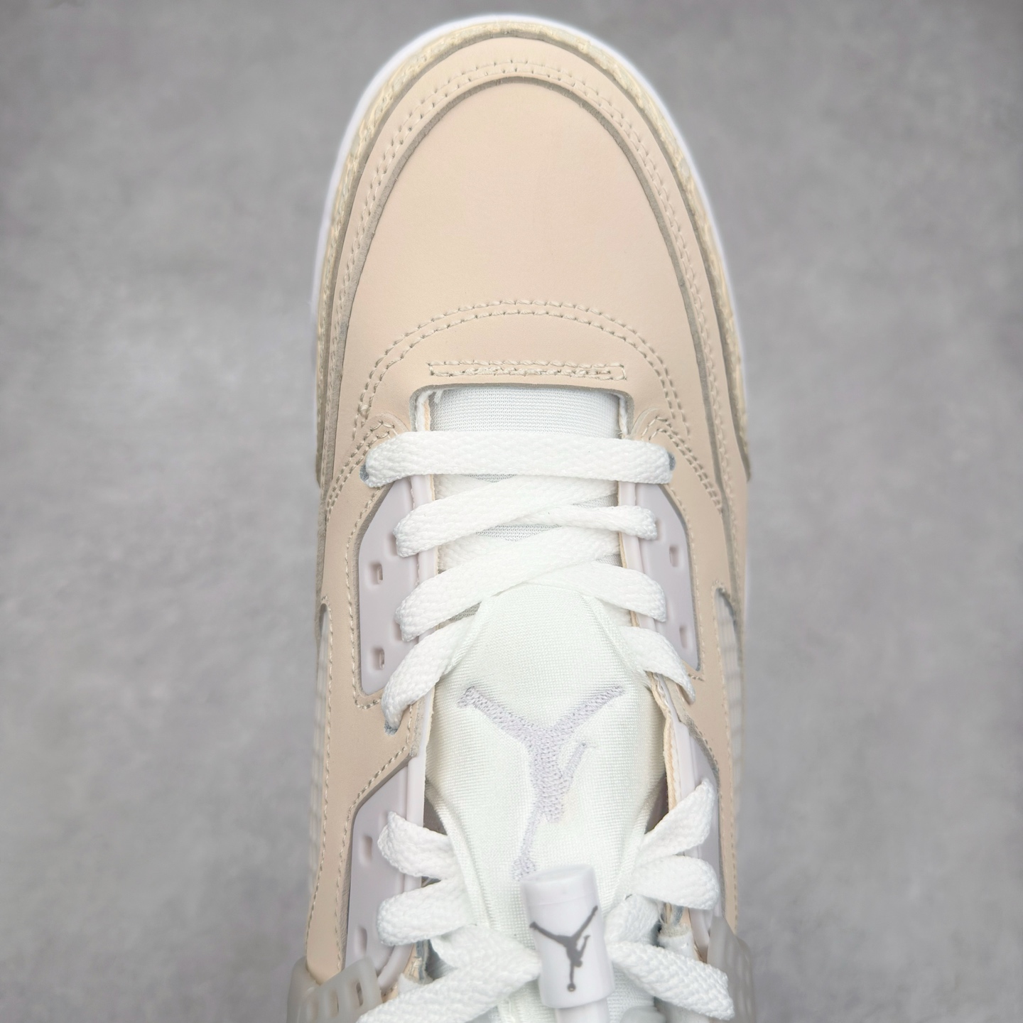 图片[4]-Jordan Spizike Low AJ复古低帮篮球鞋 HV6528-100 这款鞋子著名导演斯派克李的Jordan Spizike专属 预计于明年夏季推出全新低帮版本 将包括三款配色 经典爆裂纹非常复古 两款配色分别以大学红和黑曜石蓝进行区分 鞋身设计中依旧带有大象爆裂纹、鞋侧束带、塑胶网布等经典元素 之后 在鞋舌、内衬以及鞋底等位置缀以大学红和黑曜石蓝搭配 带来全新造型 尺码：36 36.5 37.5 38 38.5 39 40 40.5 41 42 42.5 43 44 44.5 45 46 47.5-选品中心