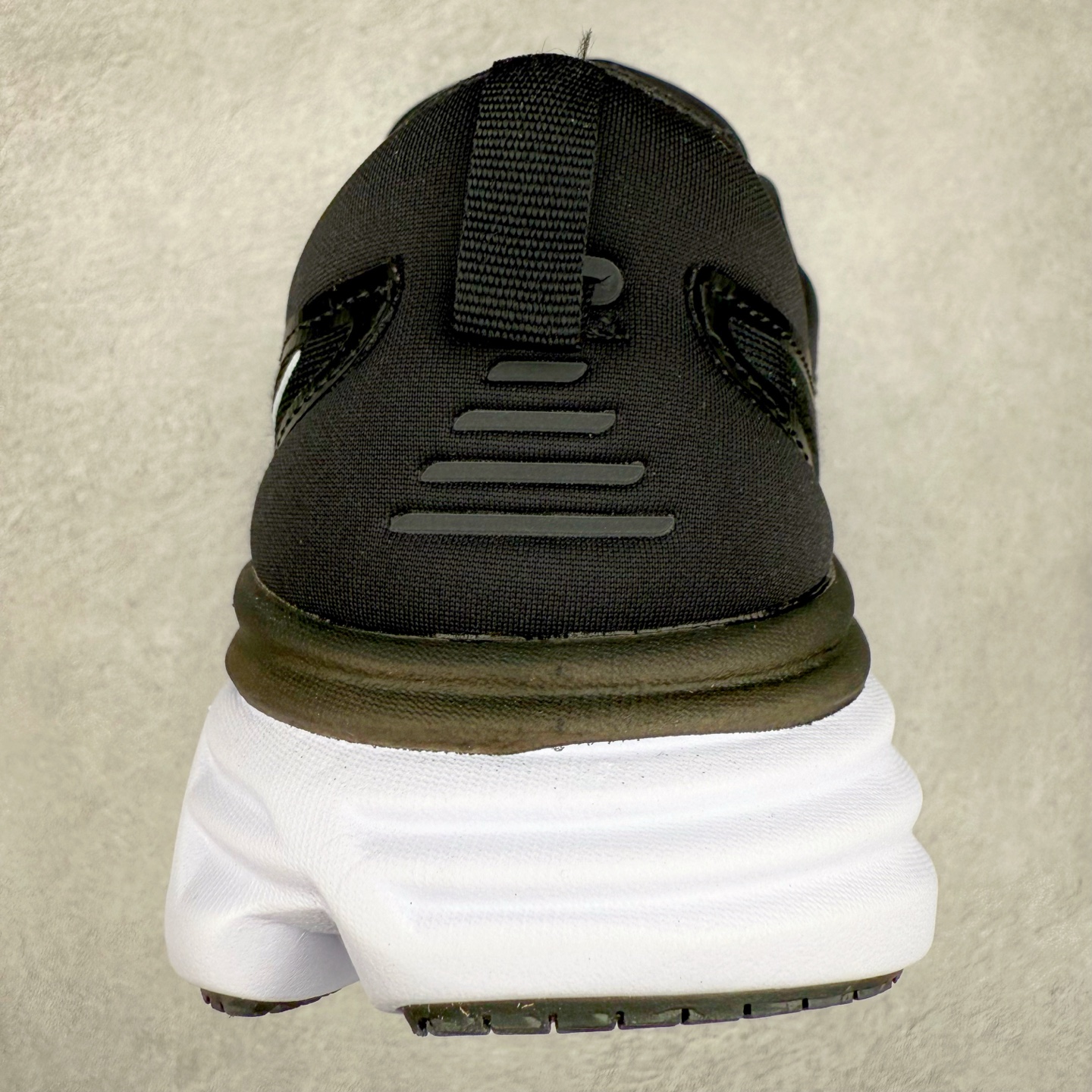 图片[8]-＃HK纯原 HOKA ONE ONE Bondi 8 邦代八代缓震网面耐磨低帮跑步鞋 原始的 Bondi 缓震和线条在这里 提供该特许经营权众所周知的柔软、平衡的乘坐体验 Bondi 使用加长的摇杆微调几何形状 以获得更大的加速度 同时由于采用碳纤维板 还可以提供更平稳的脚趾离地 尺码：36 36.5 37.5 38 38.5 39 40 40.5 41 42 42.5 43 44 44.5 45-选品中心