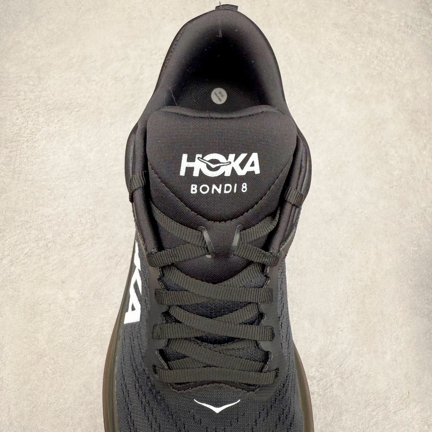 图片[5]-＃HK纯原 HOKA ONE ONE Bondi 8 邦代八代缓震网面耐磨低帮跑步鞋 原始的 Bondi 缓震和线条在这里 提供该特许经营权众所周知的柔软、平衡的乘坐体验 Bondi 使用加长的摇杆微调几何形状 以获得更大的加速度 同时由于采用碳纤维板 还可以提供更平稳的脚趾离地 尺码：36 36.5 37.5 38 38.5 39 40 40.5 41 42 42.5 43 44 44.5 45-选品中心