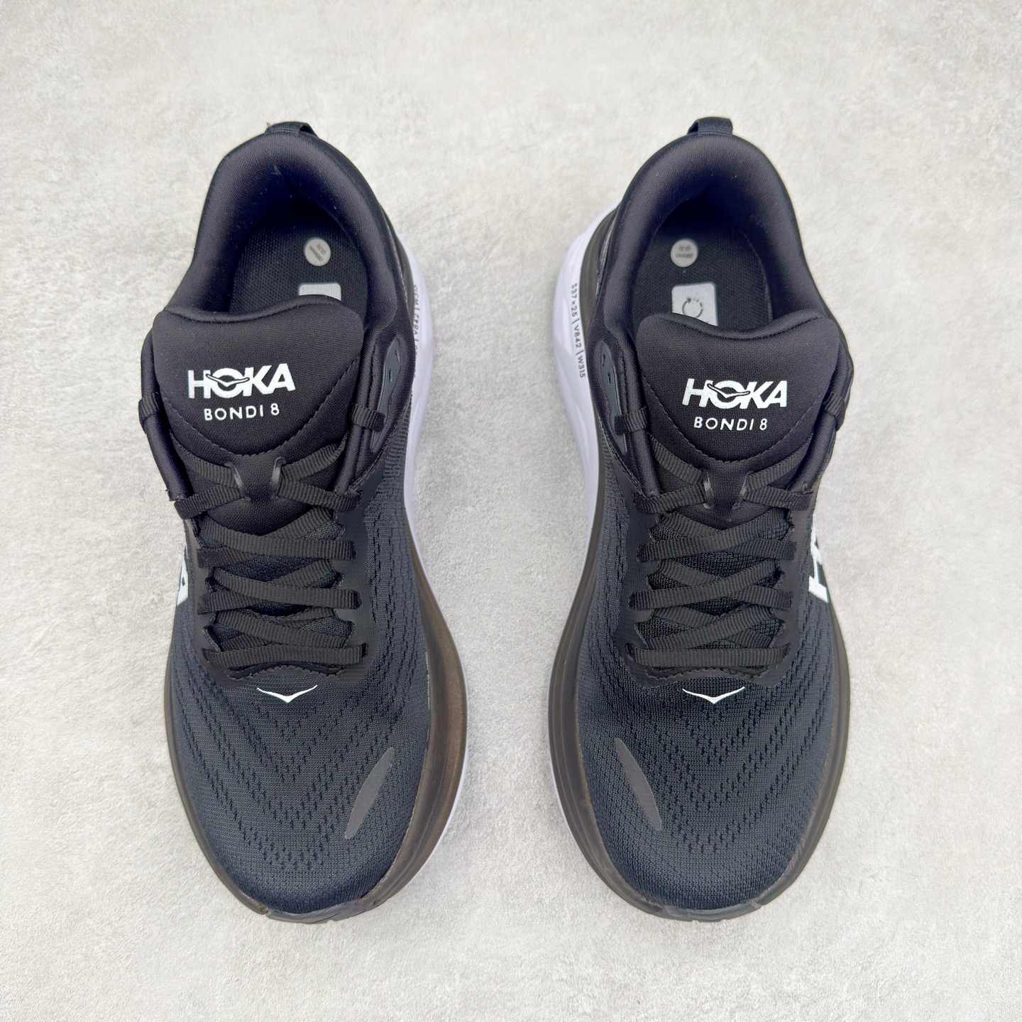 图片[2]-＃HK纯原 HOKA ONE ONE Bondi 8 邦代八代缓震网面耐磨低帮跑步鞋 原始的 Bondi 缓震和线条在这里 提供该特许经营权众所周知的柔软、平衡的乘坐体验 Bondi 使用加长的摇杆微调几何形状 以获得更大的加速度 同时由于采用碳纤维板 还可以提供更平稳的脚趾离地 尺码：36 36.5 37.5 38 38.5 39 40 40.5 41 42 42.5 43 44 44.5 45-选品中心