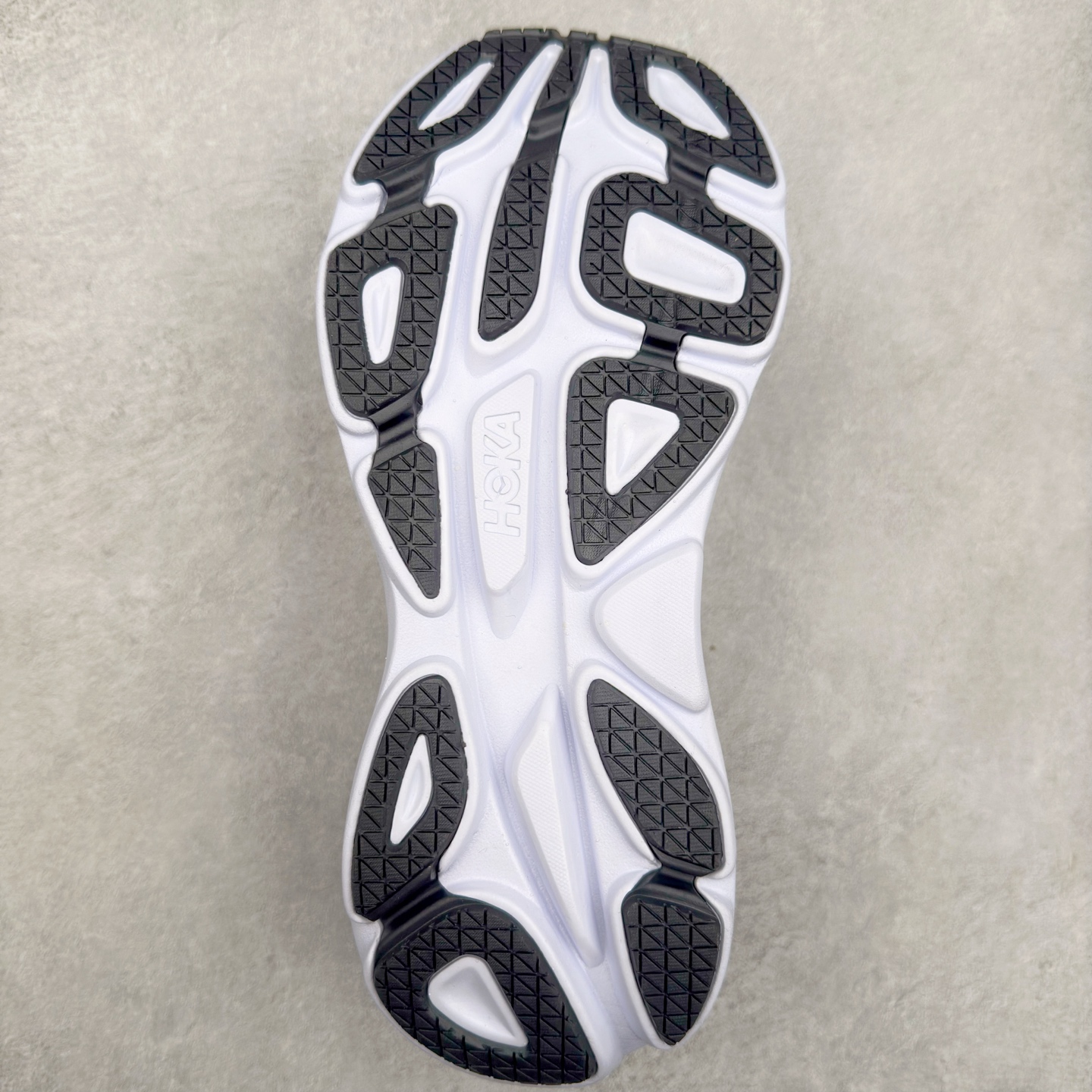 图片[9]-＃HK纯原 HOKA ONE ONE Bondi 8 邦代八代缓震网面耐磨低帮跑步鞋 原始的 Bondi 缓震和线条在这里 提供该特许经营权众所周知的柔软、平衡的乘坐体验 Bondi 使用加长的摇杆微调几何形状 以获得更大的加速度 同时由于采用碳纤维板 还可以提供更平稳的脚趾离地 尺码：36 36.5 37.5 38 38.5 39 40 40.5 41 42 42.5 43 44 44.5 45-选品中心