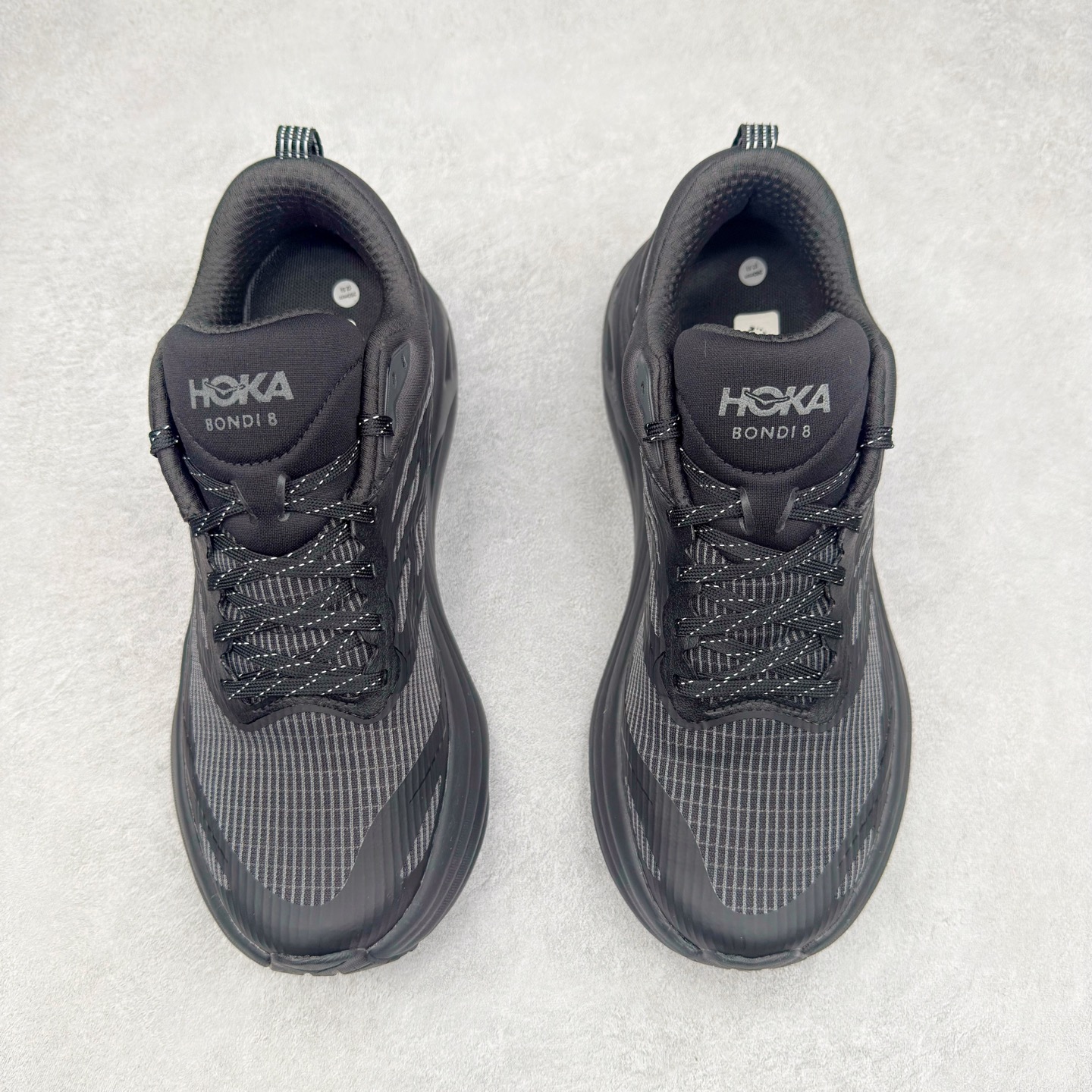 图片[2]-＃HK纯原 HOKA ONE ONE Bondi 8 邦代八代缓震网面耐磨低帮跑步鞋 原始的 Bondi 缓震和线条在这里 提供该特许经营权众所周知的柔软、平衡的乘坐体验 Bondi 使用加长的摇杆微调几何形状 以获得更大的加速度 同时由于采用碳纤维板 还可以提供更平稳的脚趾离地 尺码：36 36.5 37.5 38 38.5 39 40 40.5 41 42 42.5 43 44 44.5 45-选品中心