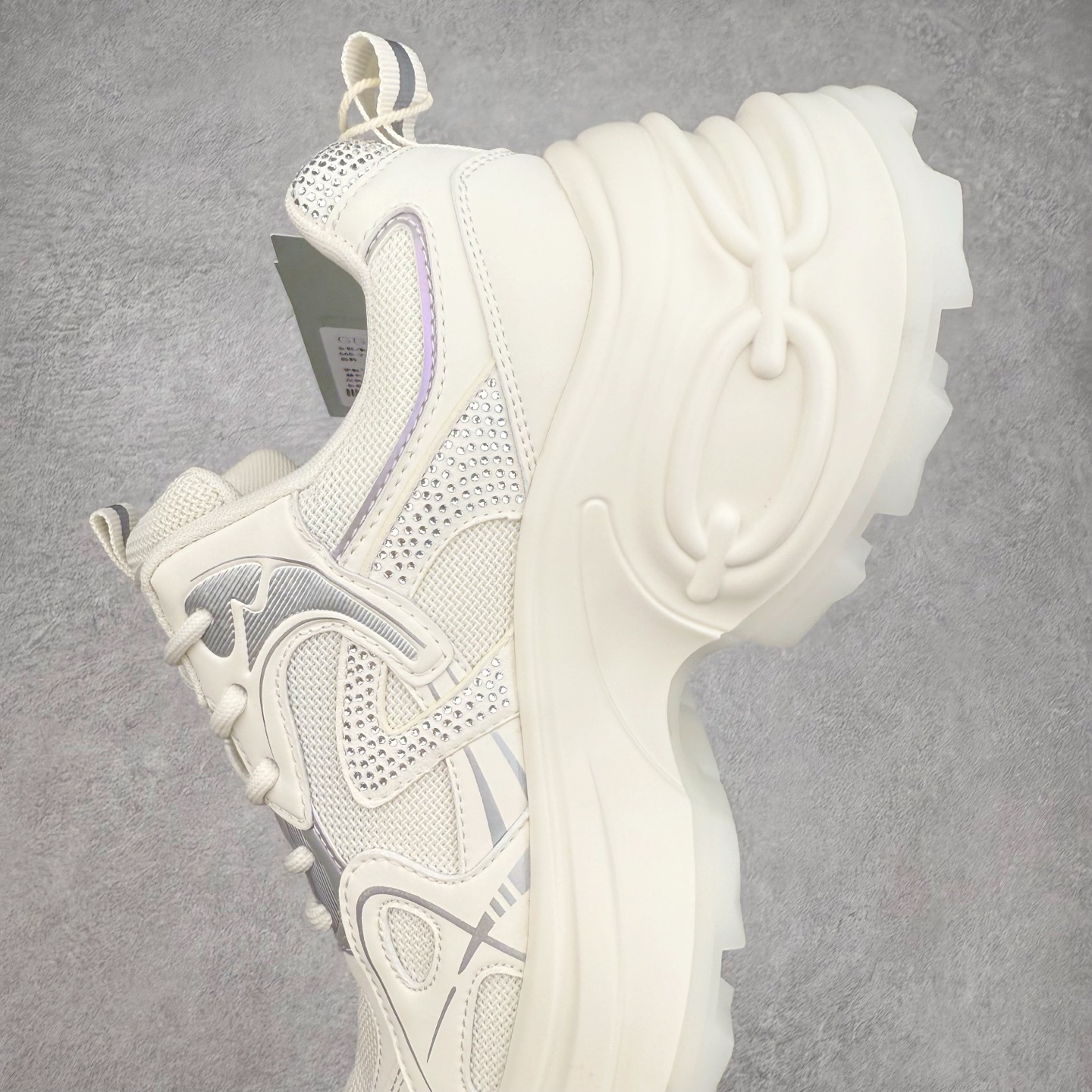 图片[7]-GG-CC 2025新款厚底增高休闲运动老爹鞋系列 广东大厂出品 7CM厚底增高 星河粒子 银白粉色 银角大王 完美细节 25ss春季新款厚底增高 大长腿 时髦look轻松定格 不费力展现率性氛围 高档银盒 酷帅机能风不规则设计大底 拼色造型设计 轻便舒适百搭 GGCC银白配色好温柔 三层组合月牙底 柔软有弹性的月牙底和增加舒适度显腿长的7cm增高 长时间走路和站立都不累脚舒适度和少女感 厚底增高 不管怎么搭都好看~尺码：35 36 37 38 39 40-选品中心