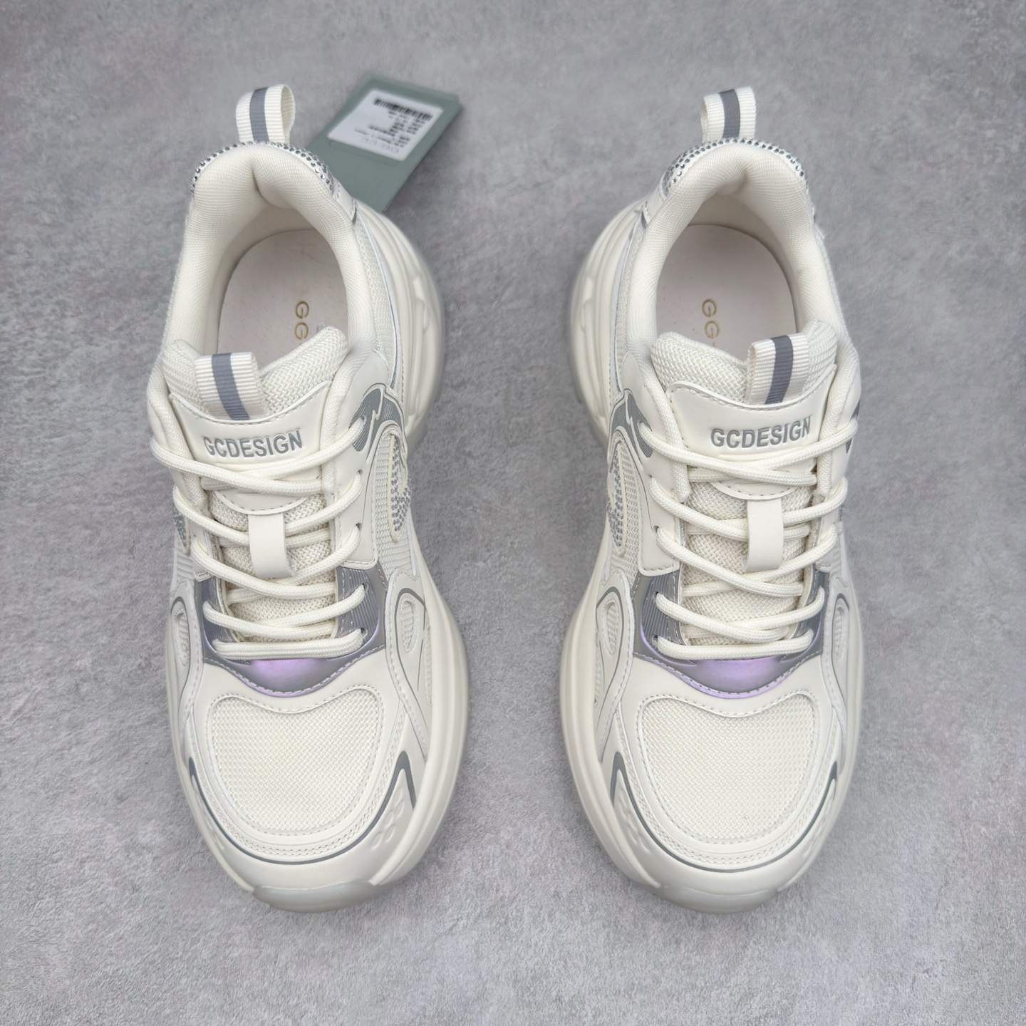 图片[2]-GG-CC 2025新款厚底增高休闲运动老爹鞋系列 广东大厂出品 7CM厚底增高 星河粒子 银白粉色 银角大王 完美细节 25ss春季新款厚底增高 大长腿 时髦look轻松定格 不费力展现率性氛围 高档银盒 酷帅机能风不规则设计大底 拼色造型设计 轻便舒适百搭 GGCC银白配色好温柔 三层组合月牙底 柔软有弹性的月牙底和增加舒适度显腿长的7cm增高 长时间走路和站立都不累脚舒适度和少女感 厚底增高 不管怎么搭都好看~尺码：35 36 37 38 39 40-选品中心