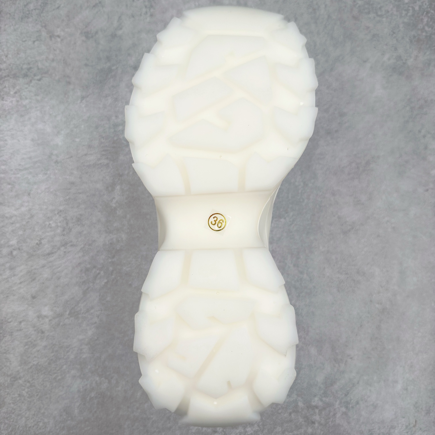 图片[9]-GG-CC 2025新款厚底增高休闲运动老爹鞋系列 广东大厂出品 7CM厚底增高 星河粒子 银白粉色 银角大王 完美细节 25ss春季新款厚底增高 大长腿 时髦look轻松定格 不费力展现率性氛围 高档银盒 酷帅机能风不规则设计大底 拼色造型设计 轻便舒适百搭 GGCC银白配色好温柔 三层组合月牙底 柔软有弹性的月牙底和增加舒适度显腿长的7cm增高 长时间走路和站立都不累脚舒适度和少女感 厚底增高 不管怎么搭都好看~尺码：35 36 37 38 39 40-选品中心